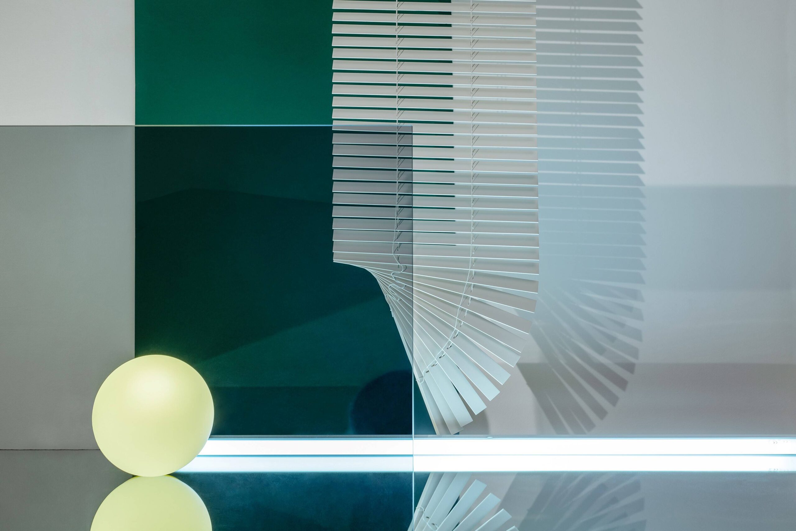 Swing back to abstract at Palais Populaire