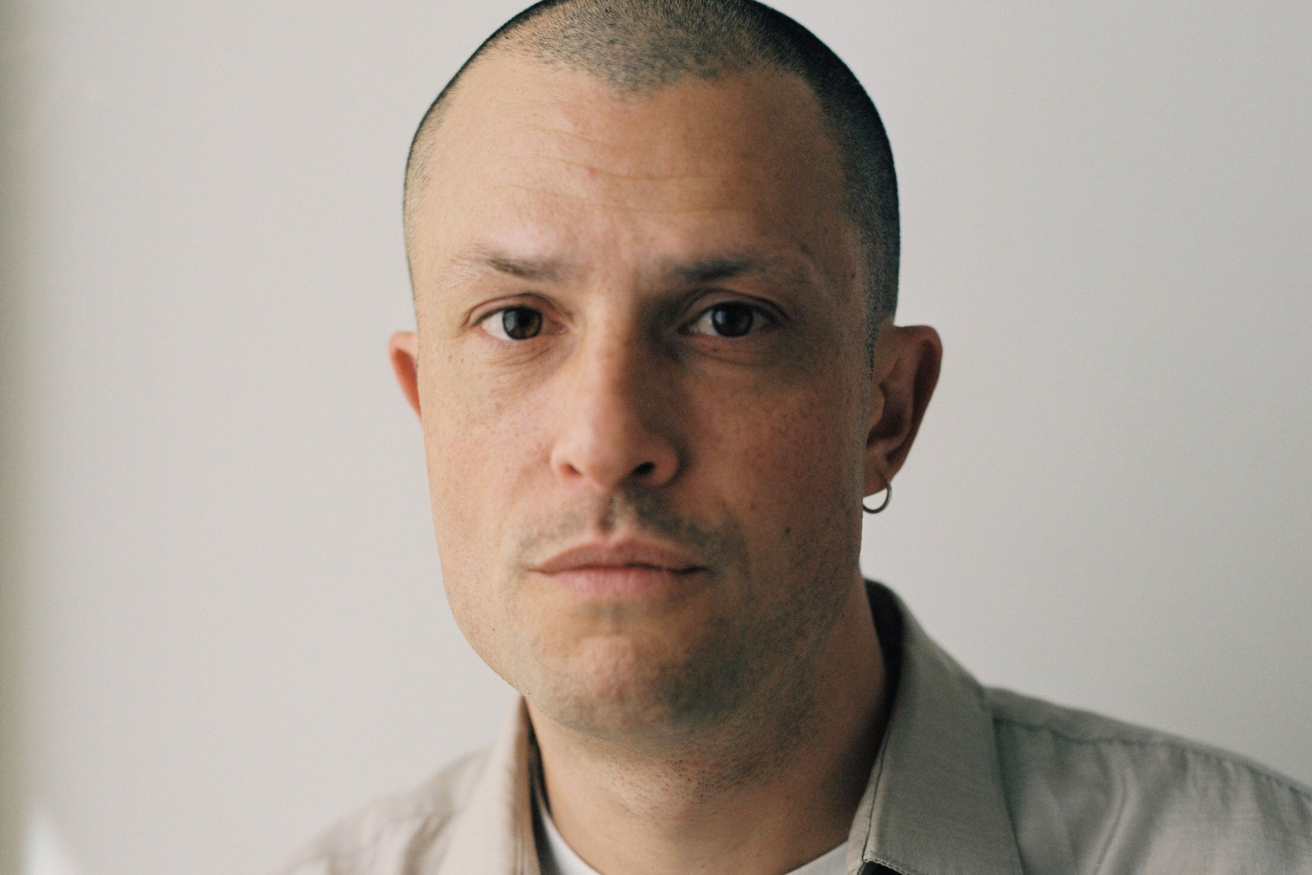 Orlando Weeks enlists Wet Leg’s Rhian Teasdale as he digs deep for new album ‘LOJA’