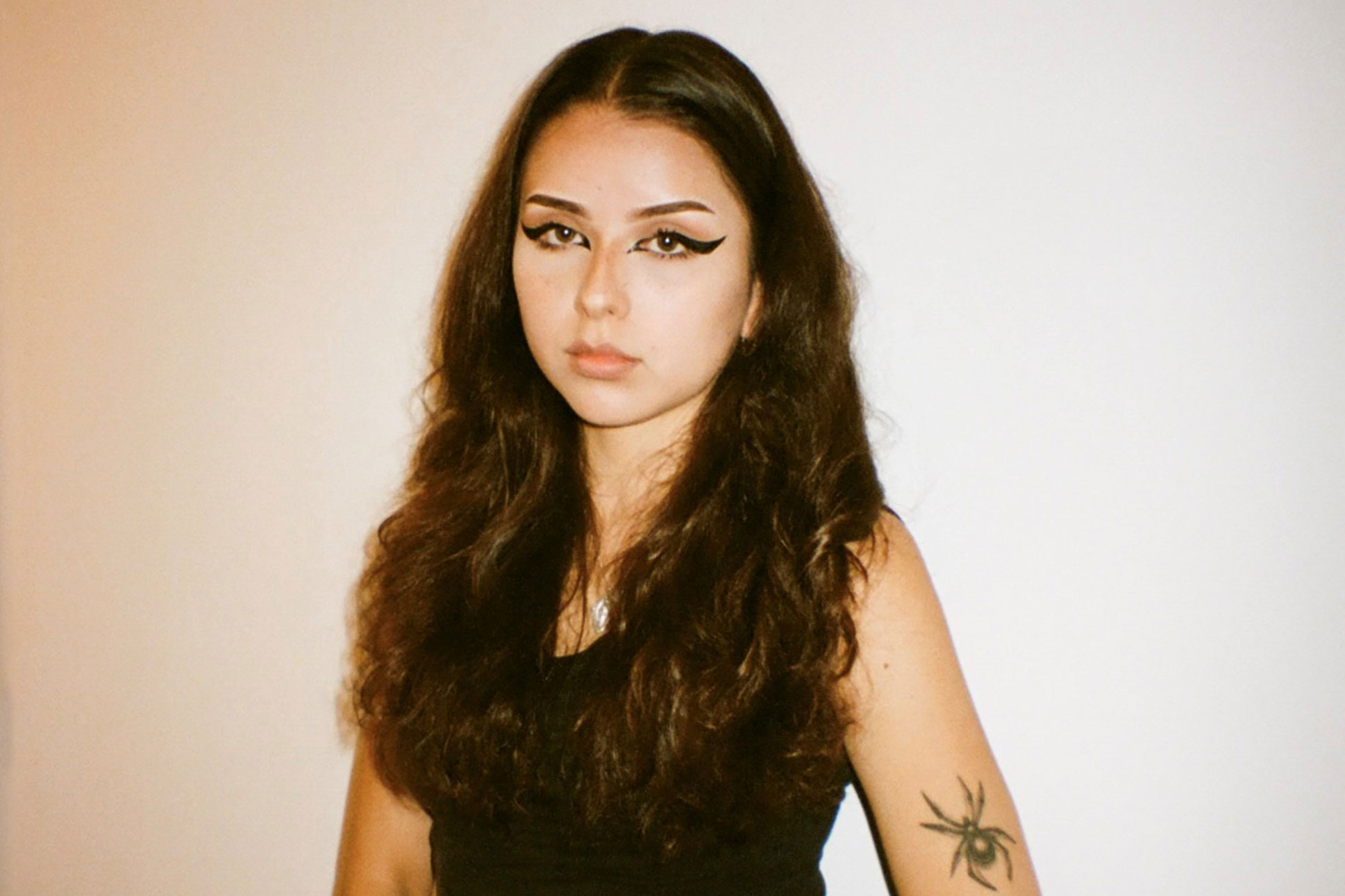 Lexa Gates has shared new single ‘I just can’t be alone’