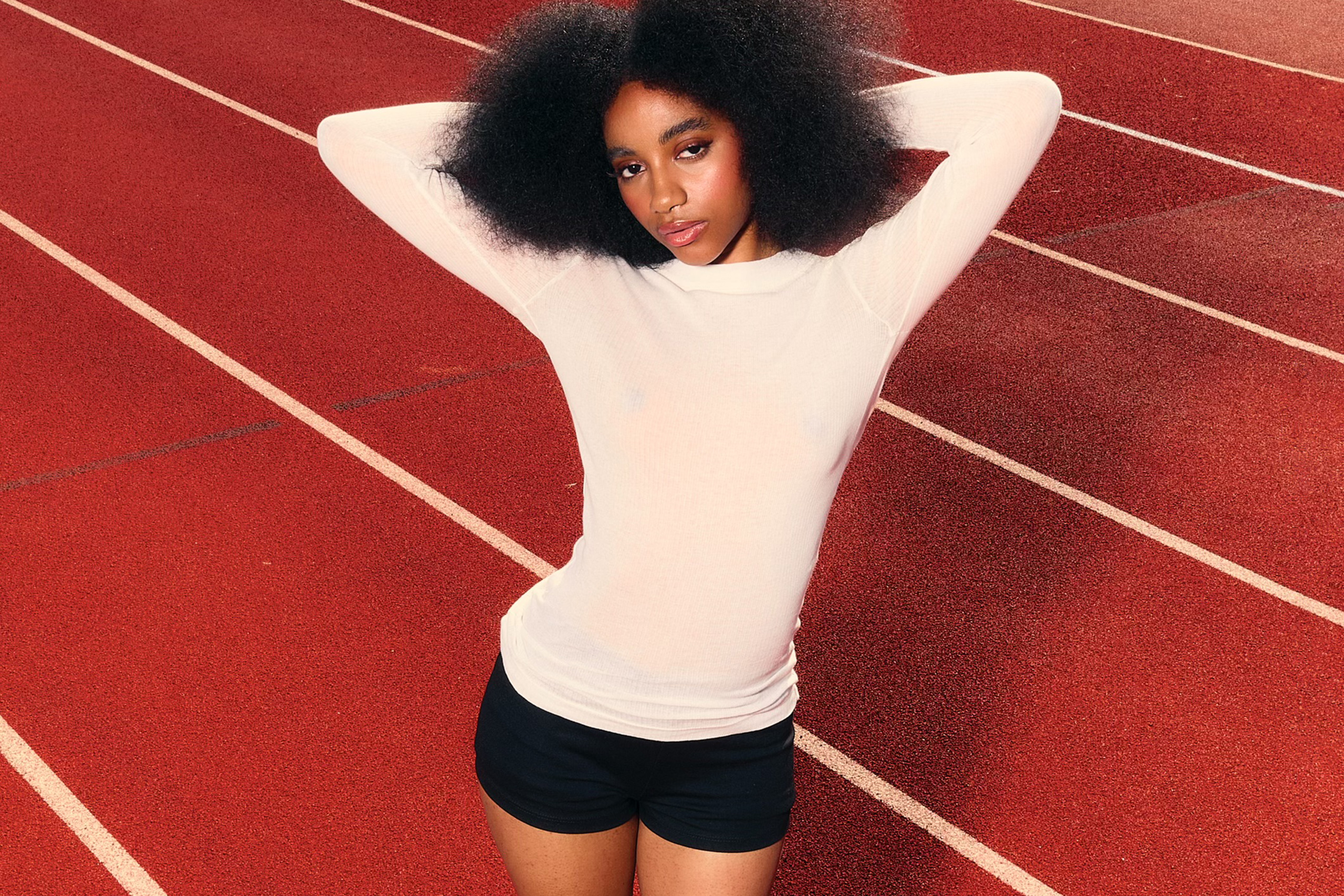 flowerovlove has unveiled a summer anthem about the rush of love, ‘breaking news’