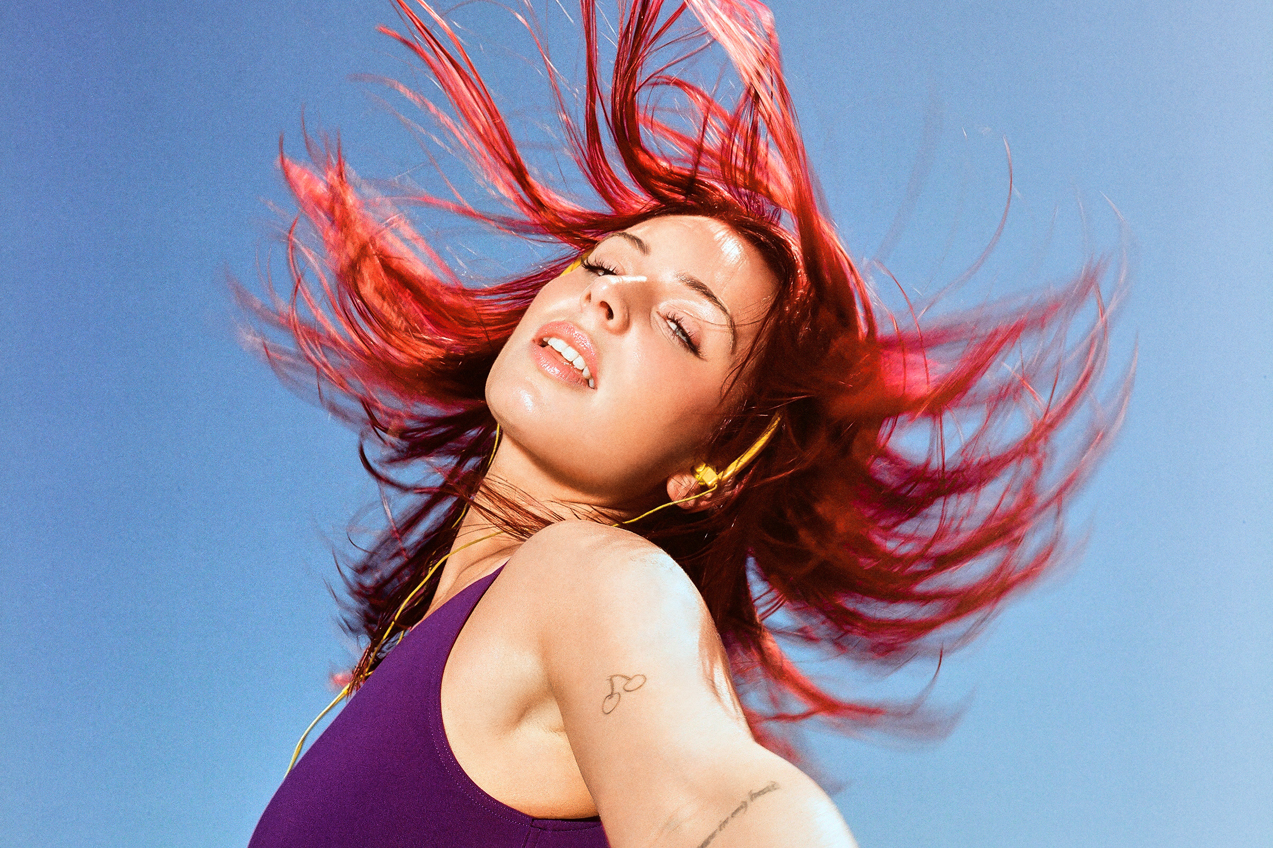 Rose Gray ushers in her debut album era with euphoric new single ‘Free’