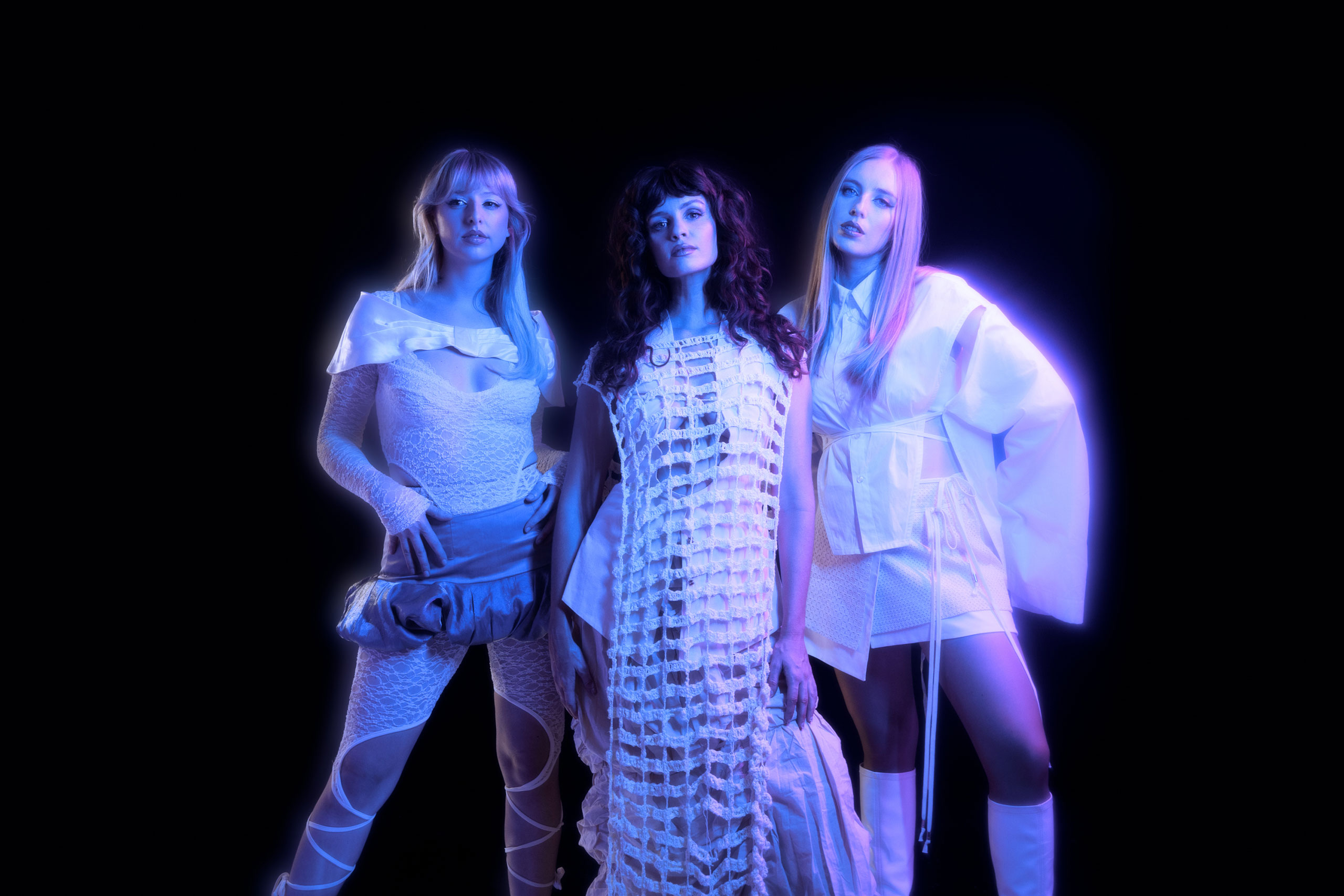 Blusher have shared a reimagined ‘Overglow – Jade’s Version’, featuring lots of Omnichord