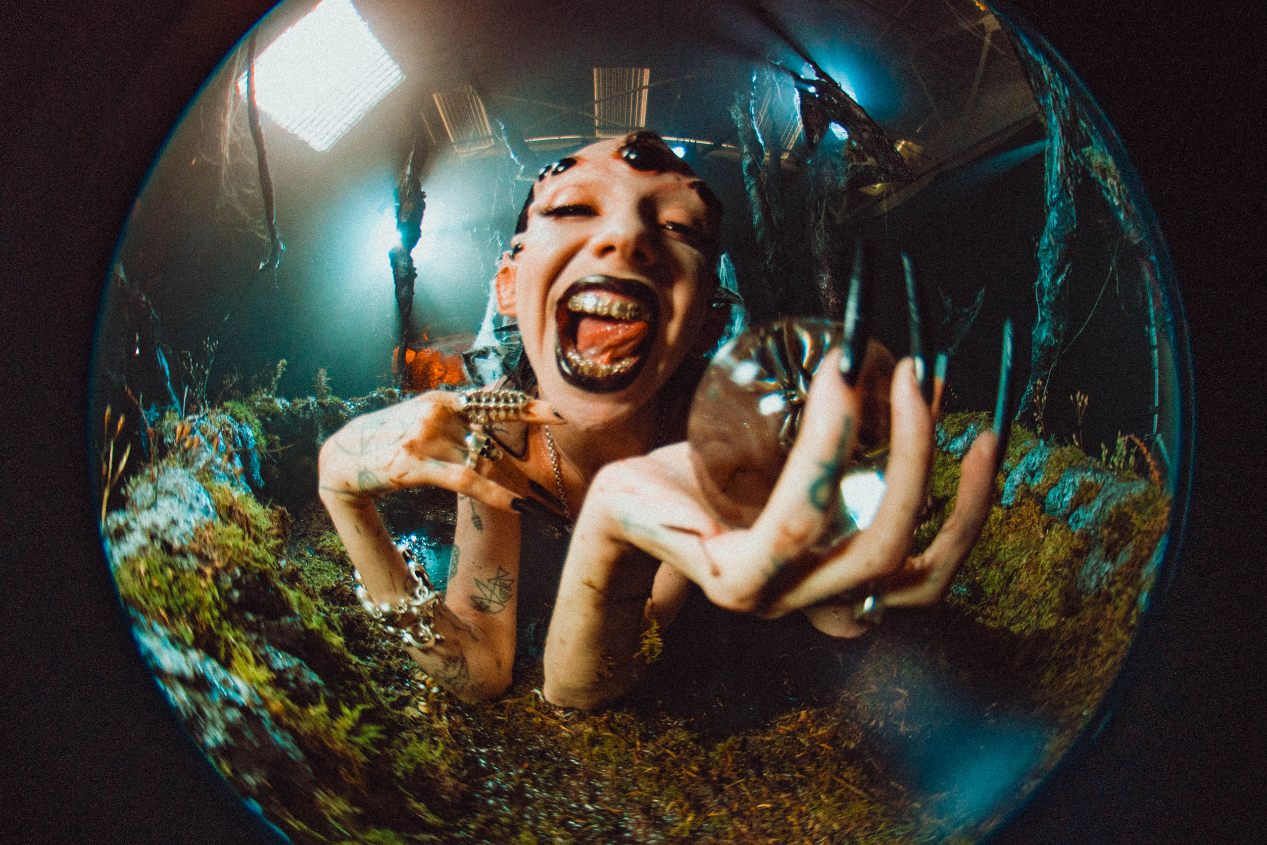 Bambie Thug sends a warning to those who have crossed them with new single ‘Hex So Heavy’