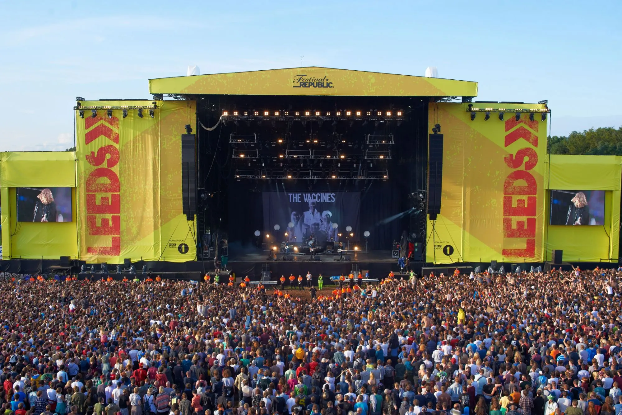Leeds Festival is forced to close two stages due to strong winds