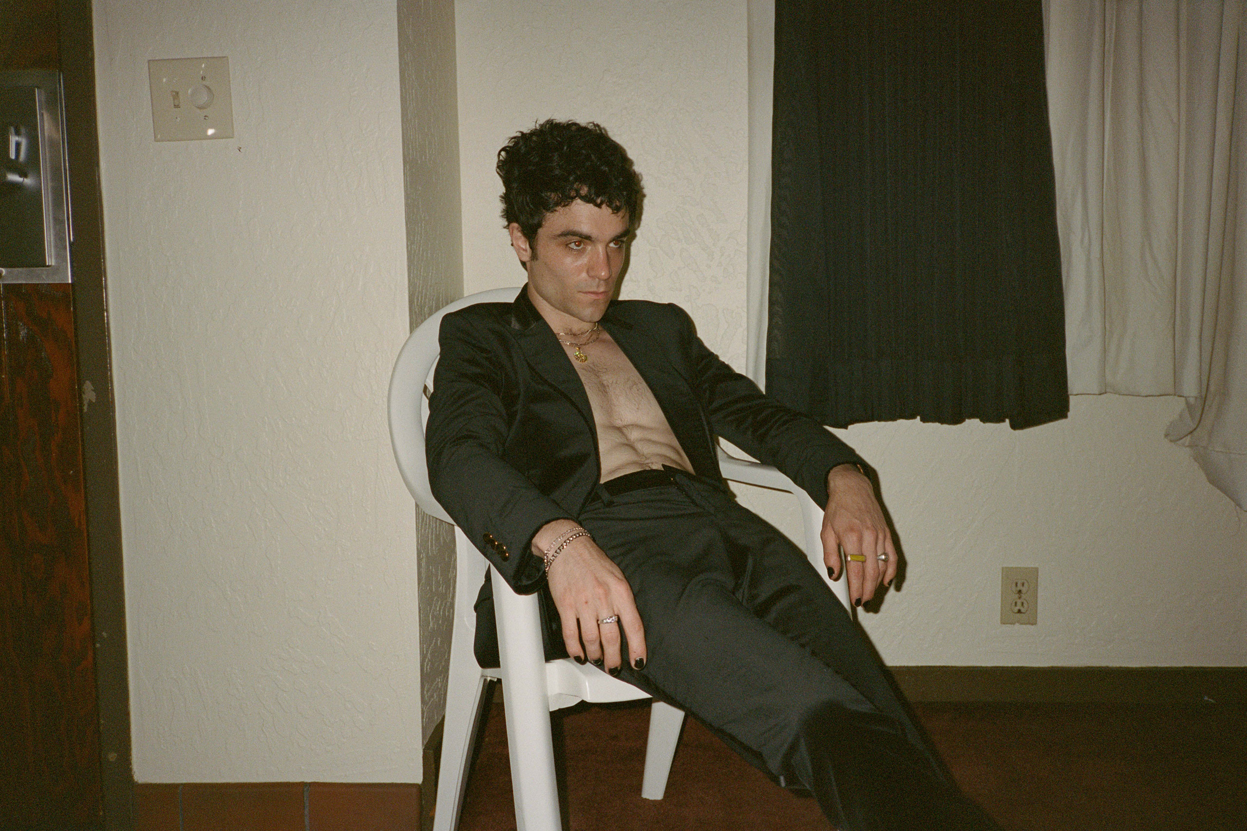 Del Water Gap has confirmed a deluxe edition of ‘I Miss You Already + I Haven’t Left Yet’