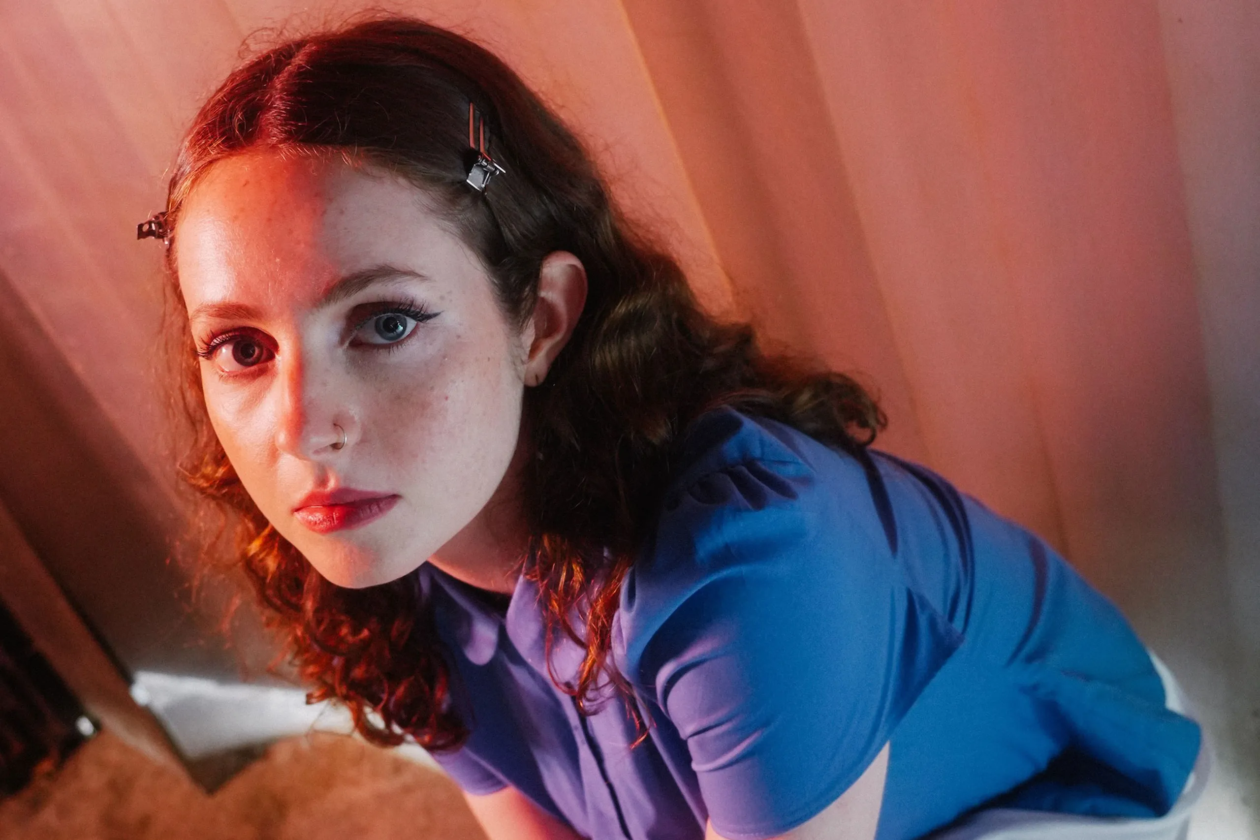 Siobhán Winifred has announced her debut EP ‘Don’t Do Well Alone’ with its confessional title-track