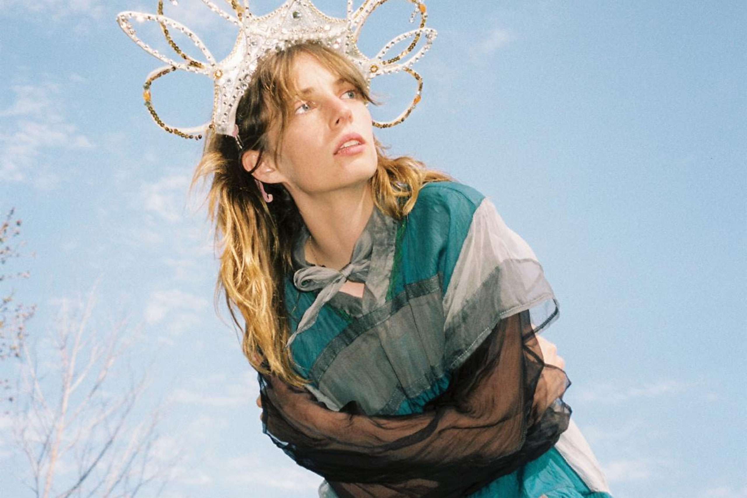 Maya Hawke has announced her new four-track EP ‘Clipped Wings’, and a load of tour dates for 2025