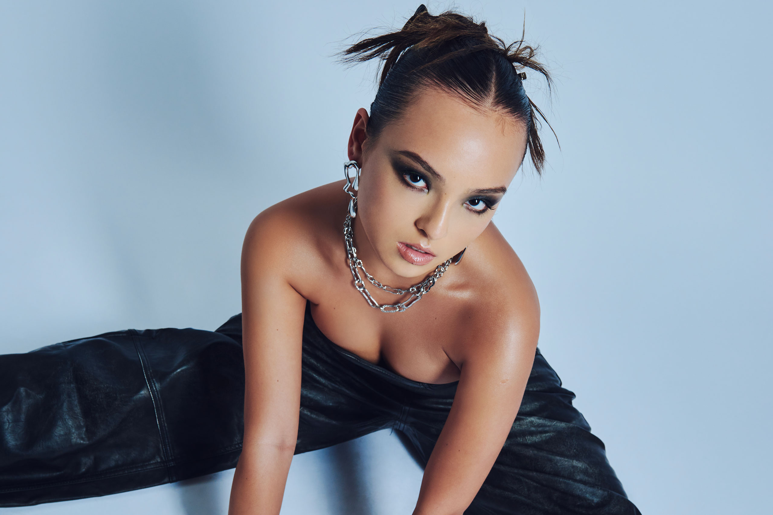 aimei 媚 runs through her introspective second EP ‘Bloom’, track by track