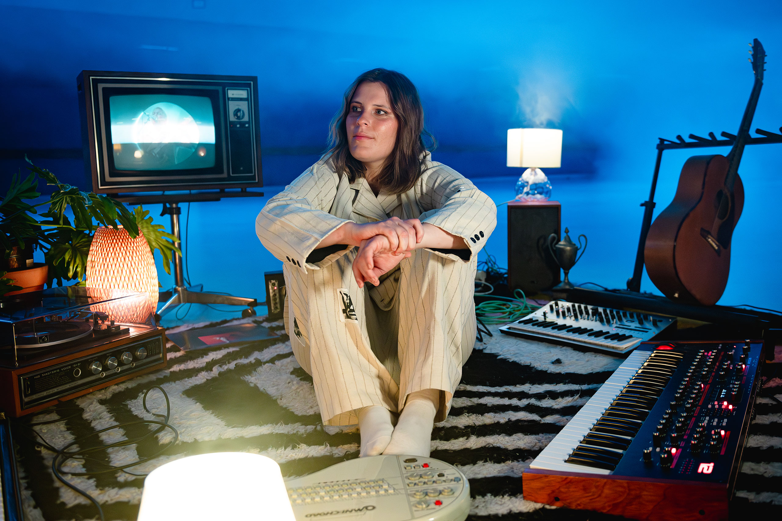Alice Ivy and Josh Teskey have unveiled their new single ‘Do I Need To Know What Love Is?’