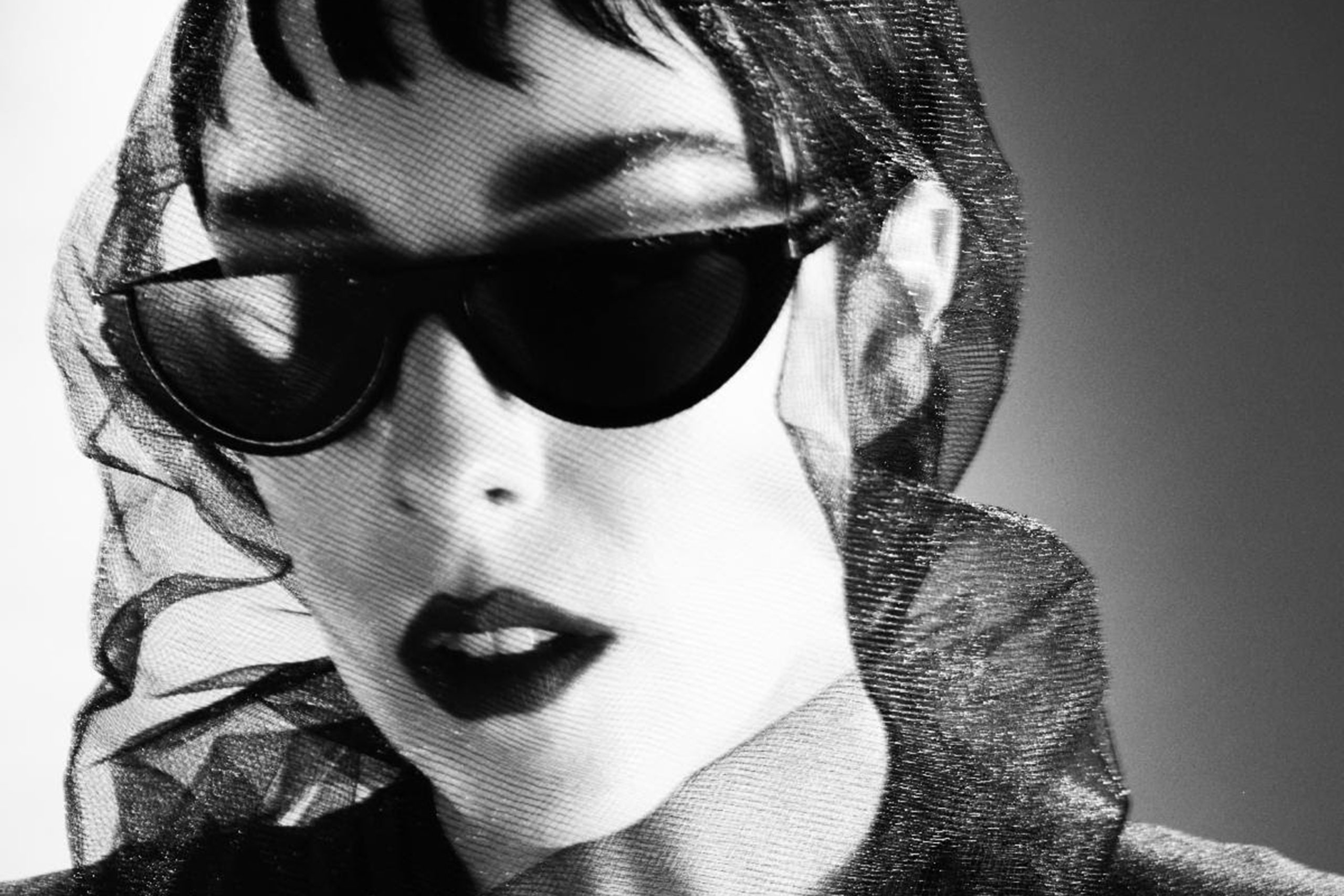 Allie X celebrates change with her single ‘Bon Voyage’, from a new deluxe album