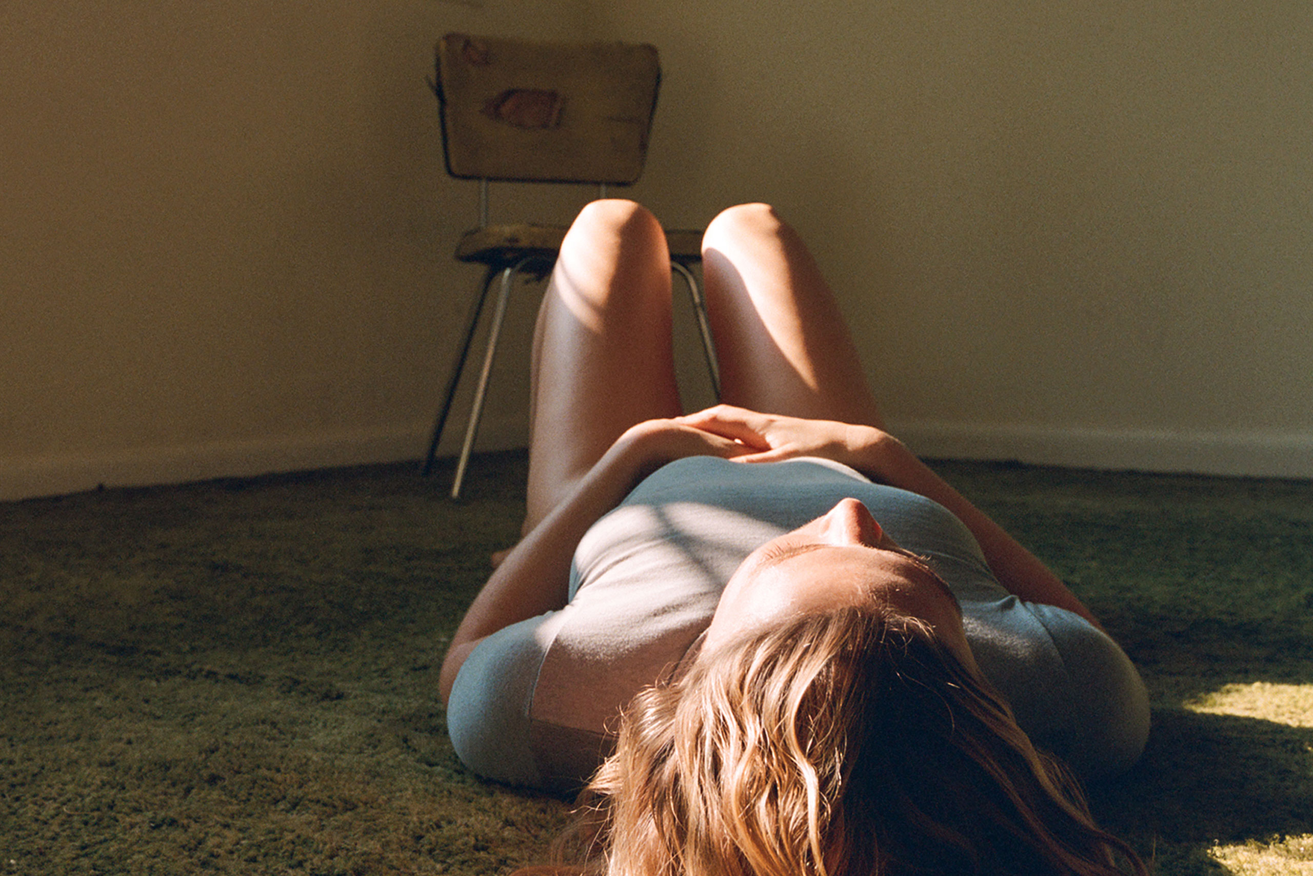Maggie Rogers has released a new single, ‘In The Living Room’, inspired by the beauty and pain of memory