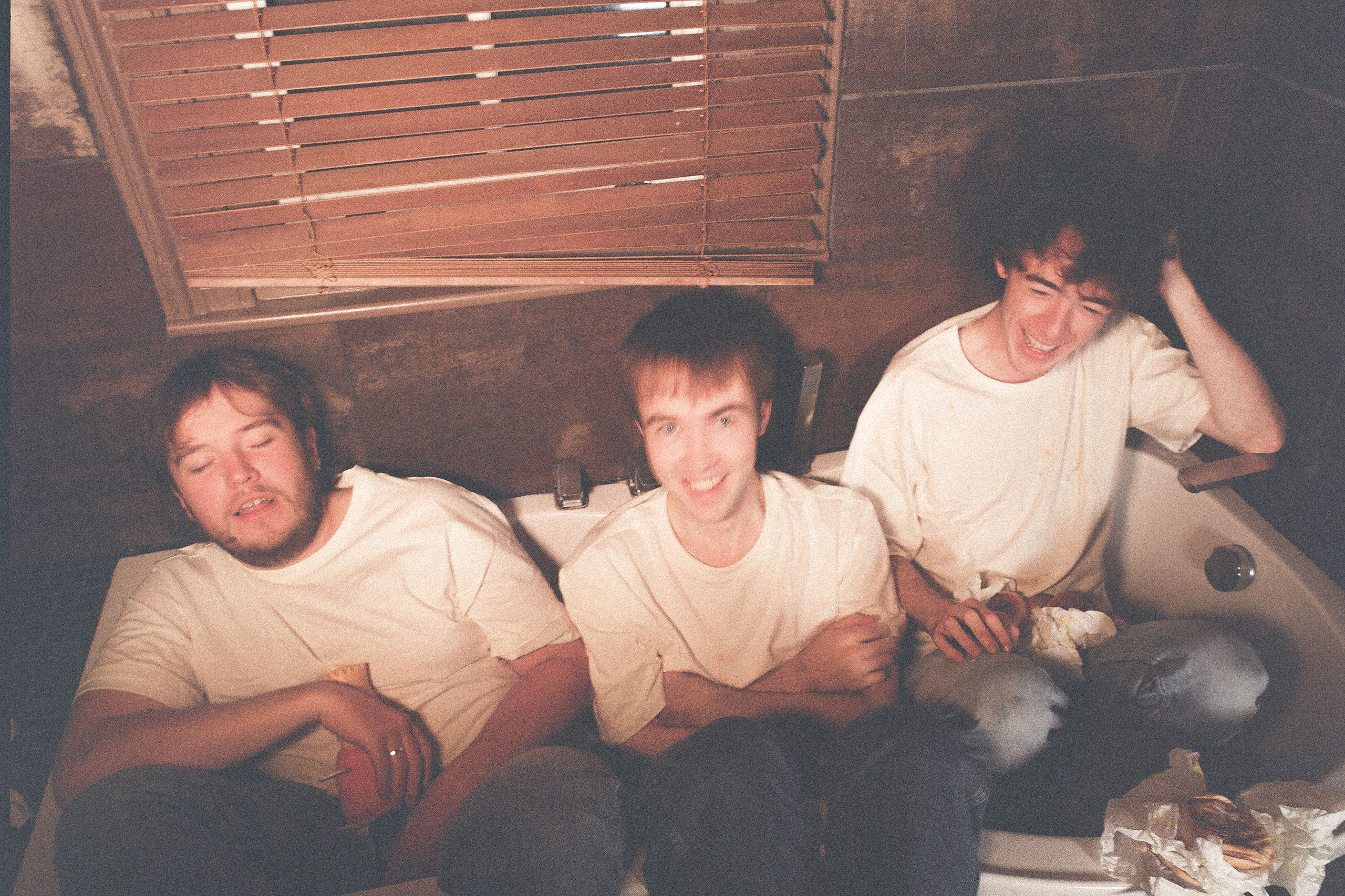 Irish up-and-comers Search Results have dropped a chaotic new single, ‘Hoban Happy’