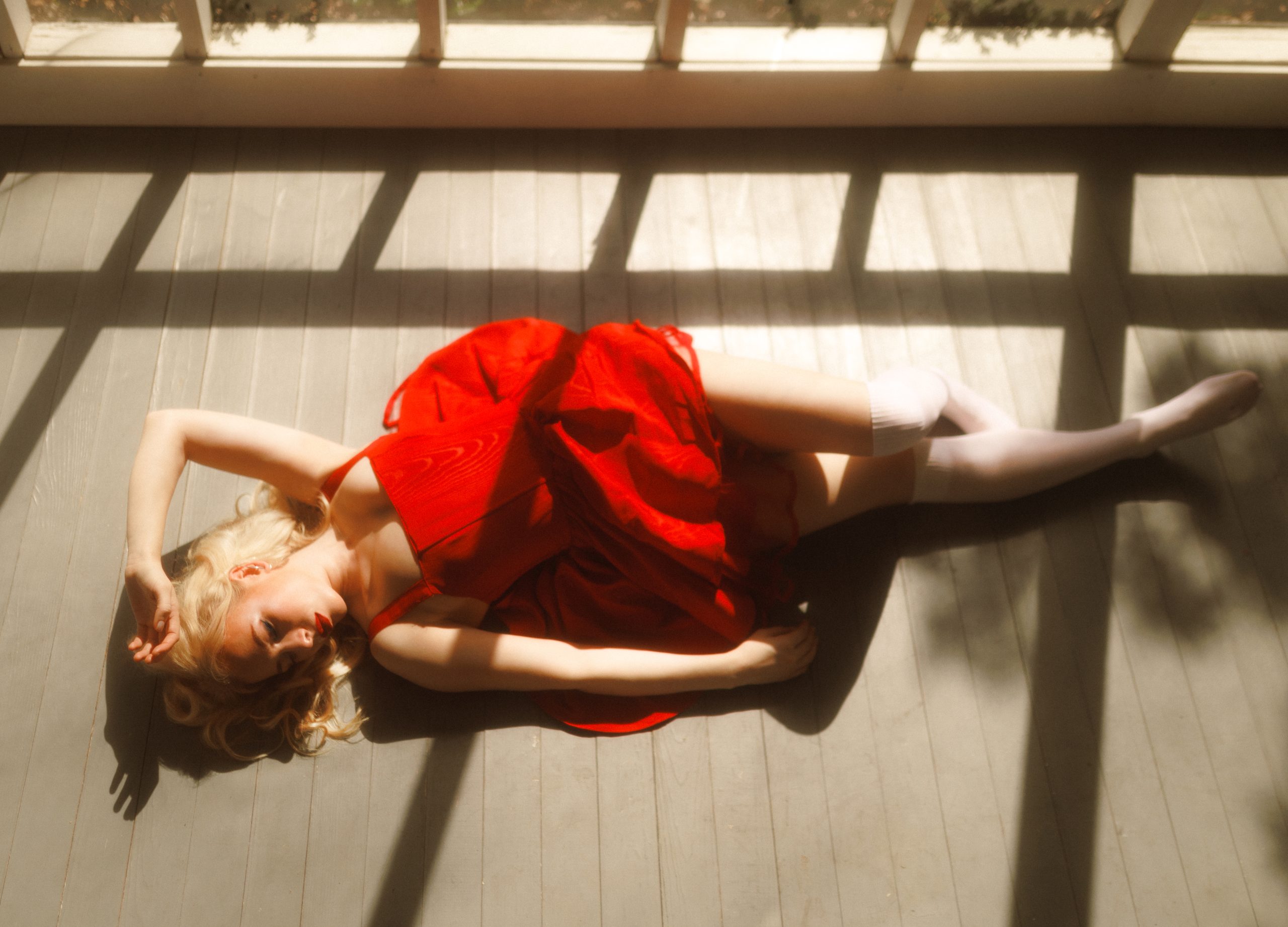 Holly Macve has shared a cover of Joni Mitchell’s ‘River’