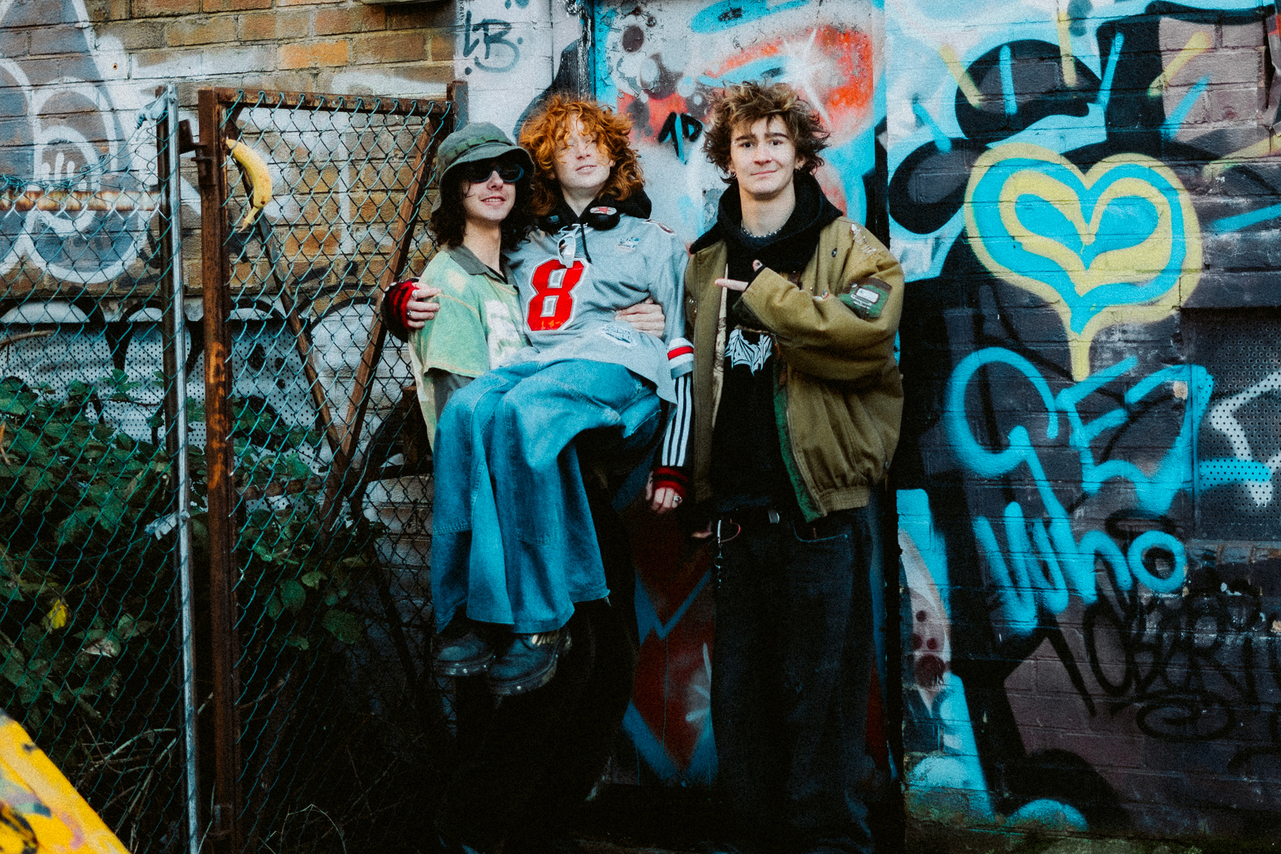 Brighton alt-rock trio Bones Ate Arfa have dropped the title-track for their upcoming new EP, ‘Just Bananas’