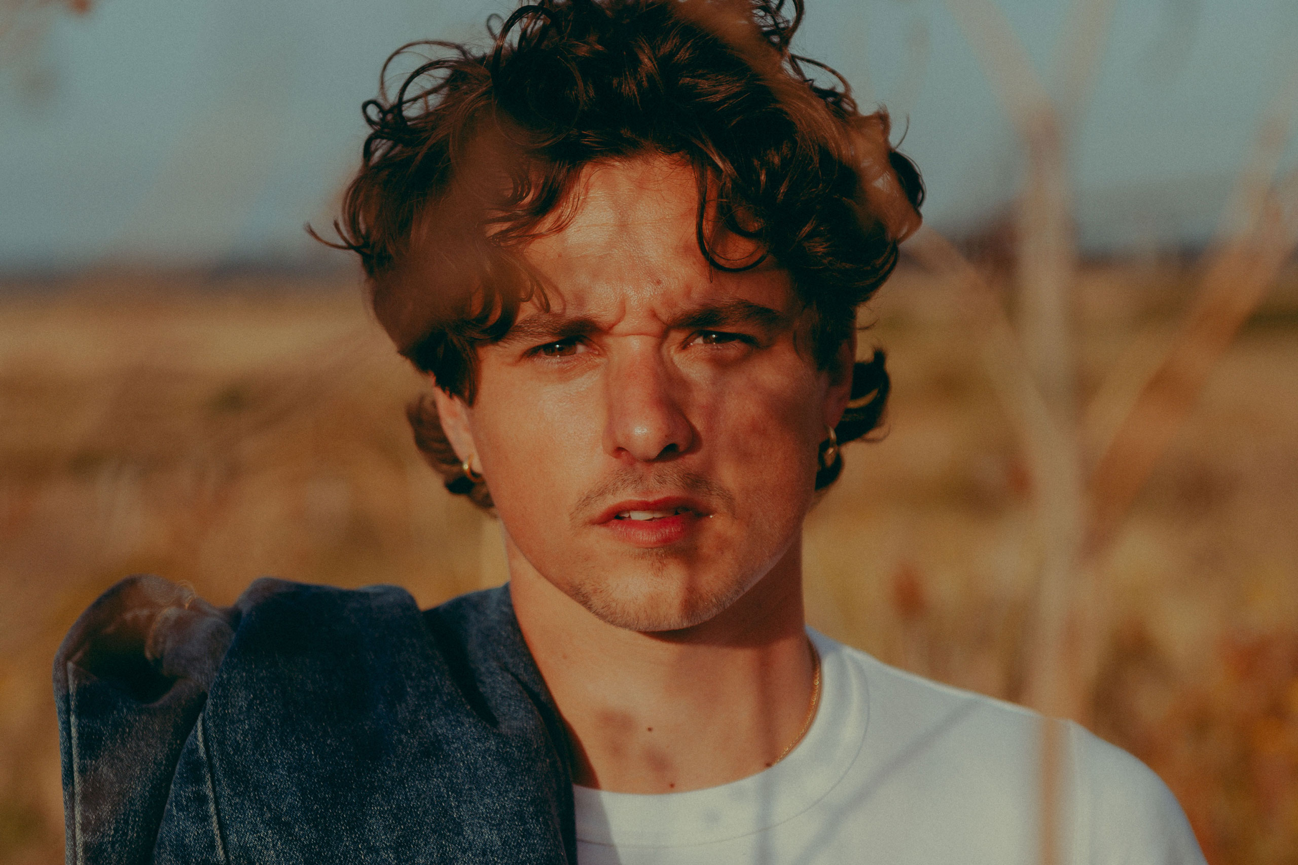 Bradley Simpson has released new single ‘Carpet Burn’ ahead of his debut solo album