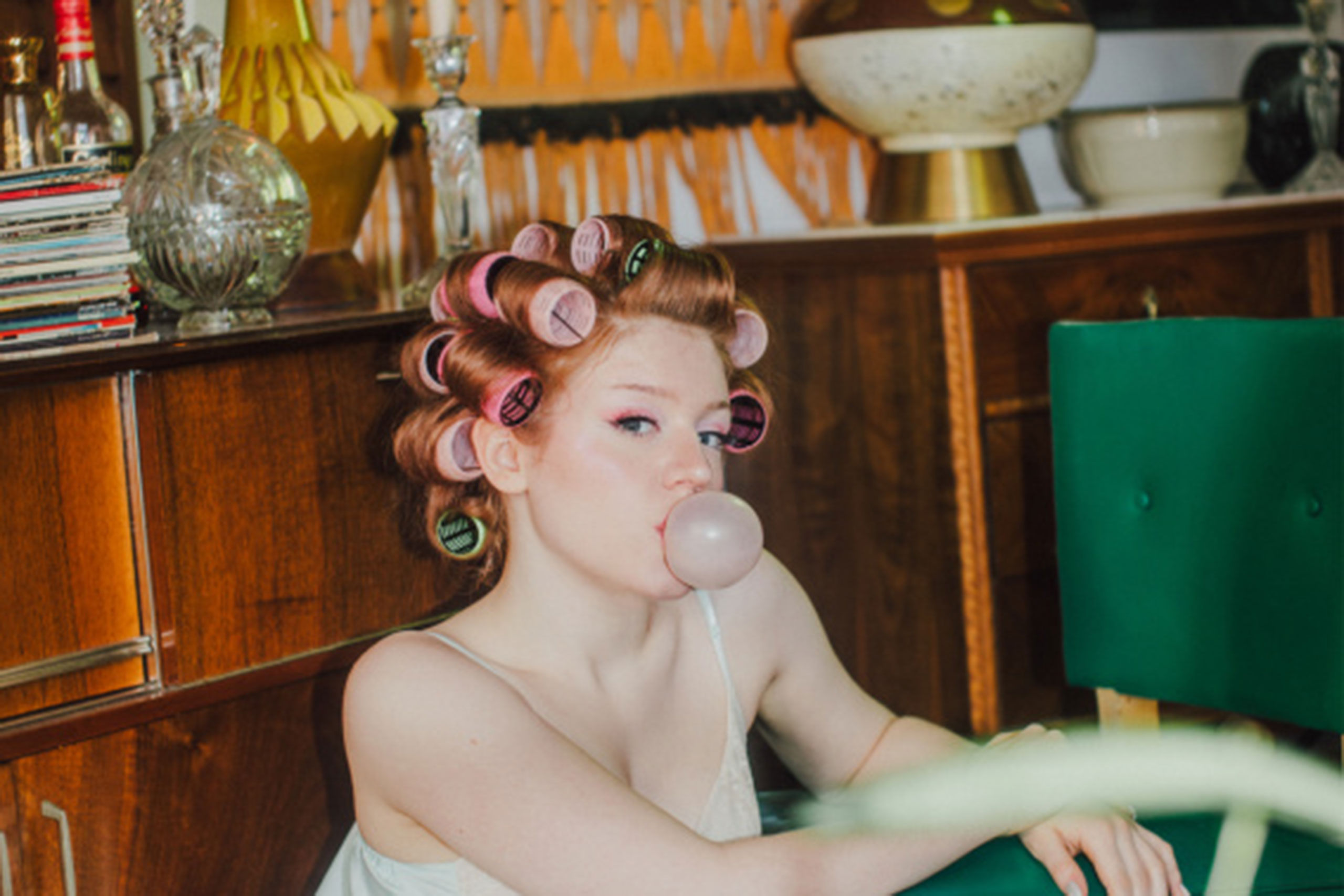 Housewife has announced new EP ‘Girl of the Hour’ with unsatisfied teaser single ‘Work Song’
