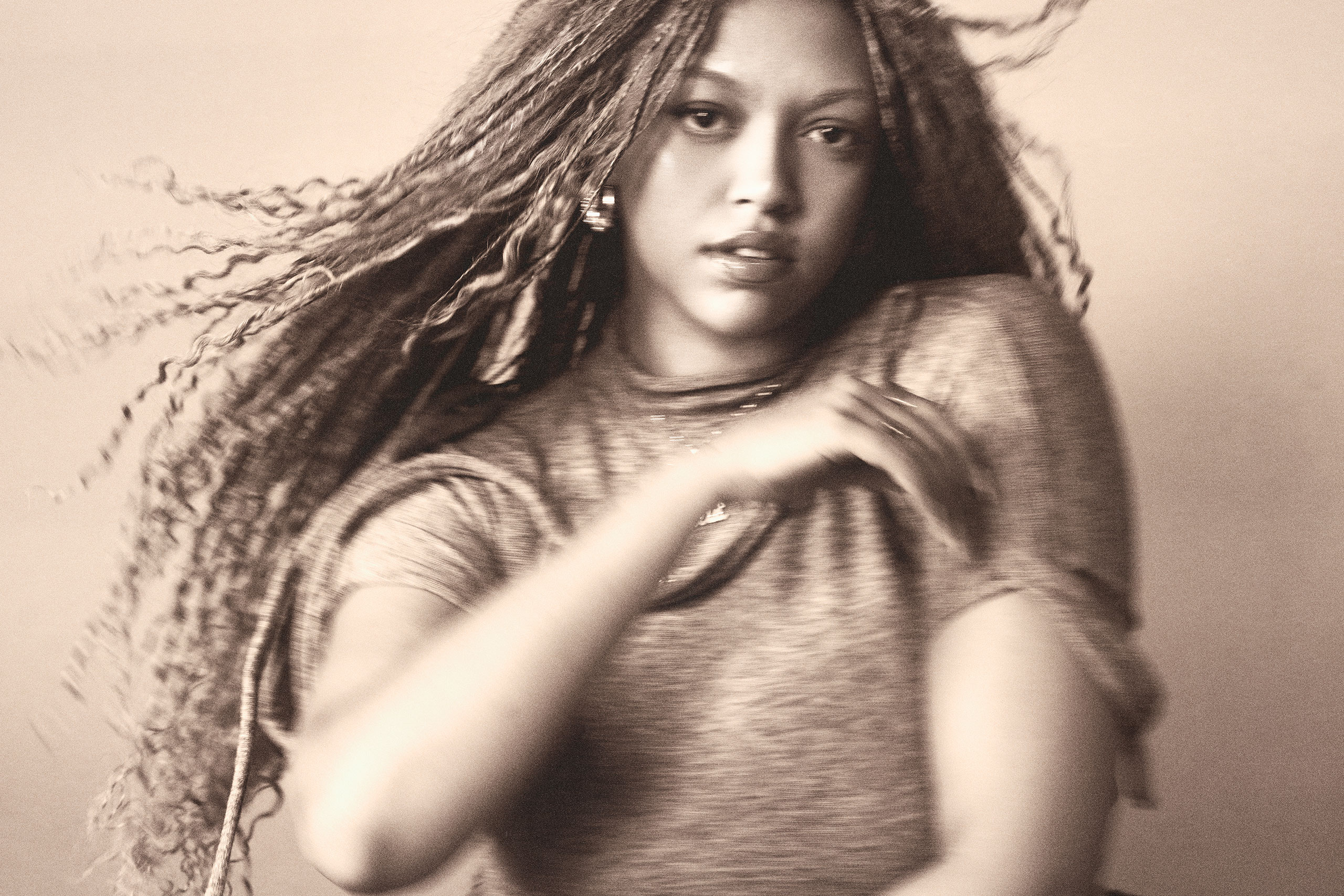 Mahalia has teamed up with Lila Iké on her new reggae-inspired single ‘Pressure Points’