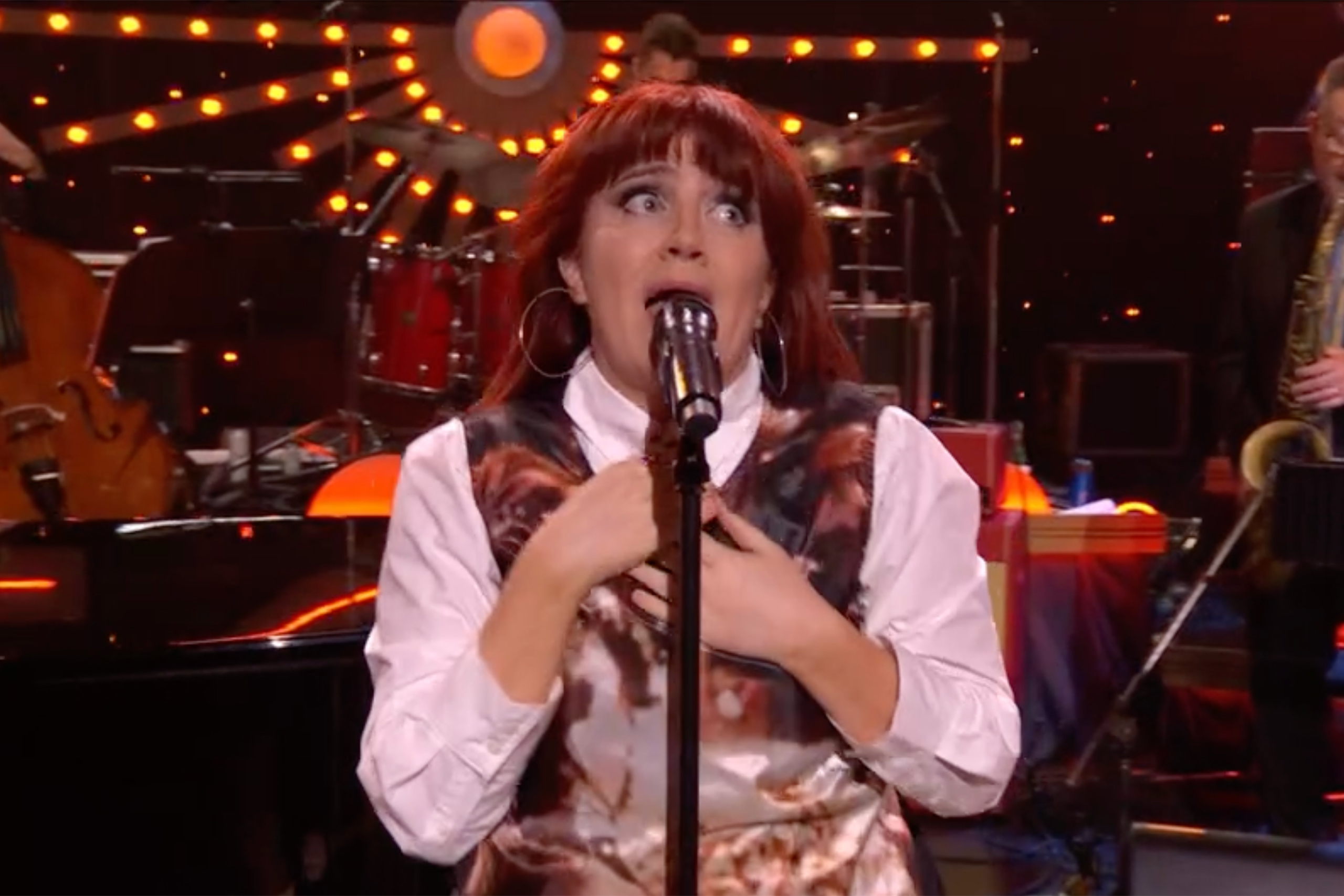 Watch JADE, CMAT and JUNGLE on Jools Holland’s annual Hootenanny show