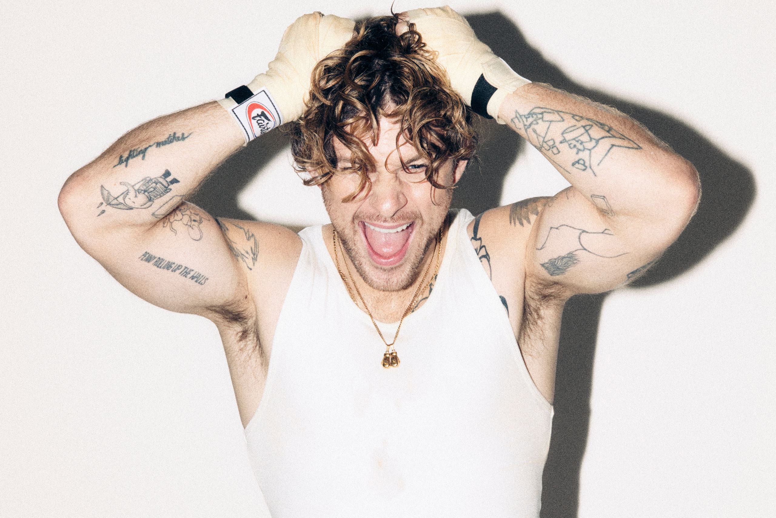 Tom Grennan has announced a new album and arena tour, plus single ‘Shadowboxing’