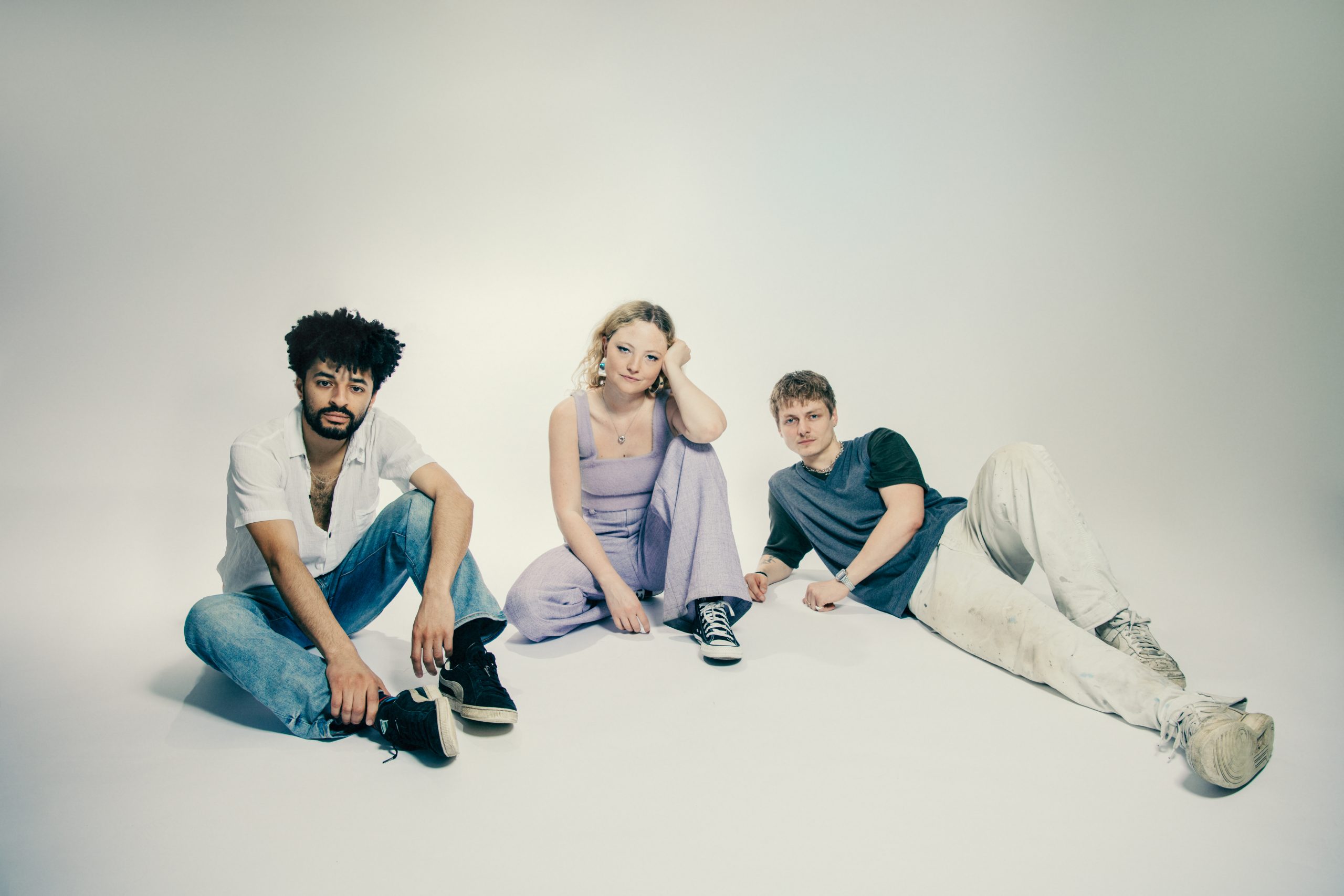 Alien Chicks announce ‘Forbidden Fruit’ EP, share new single ‘Donkeyhead’
