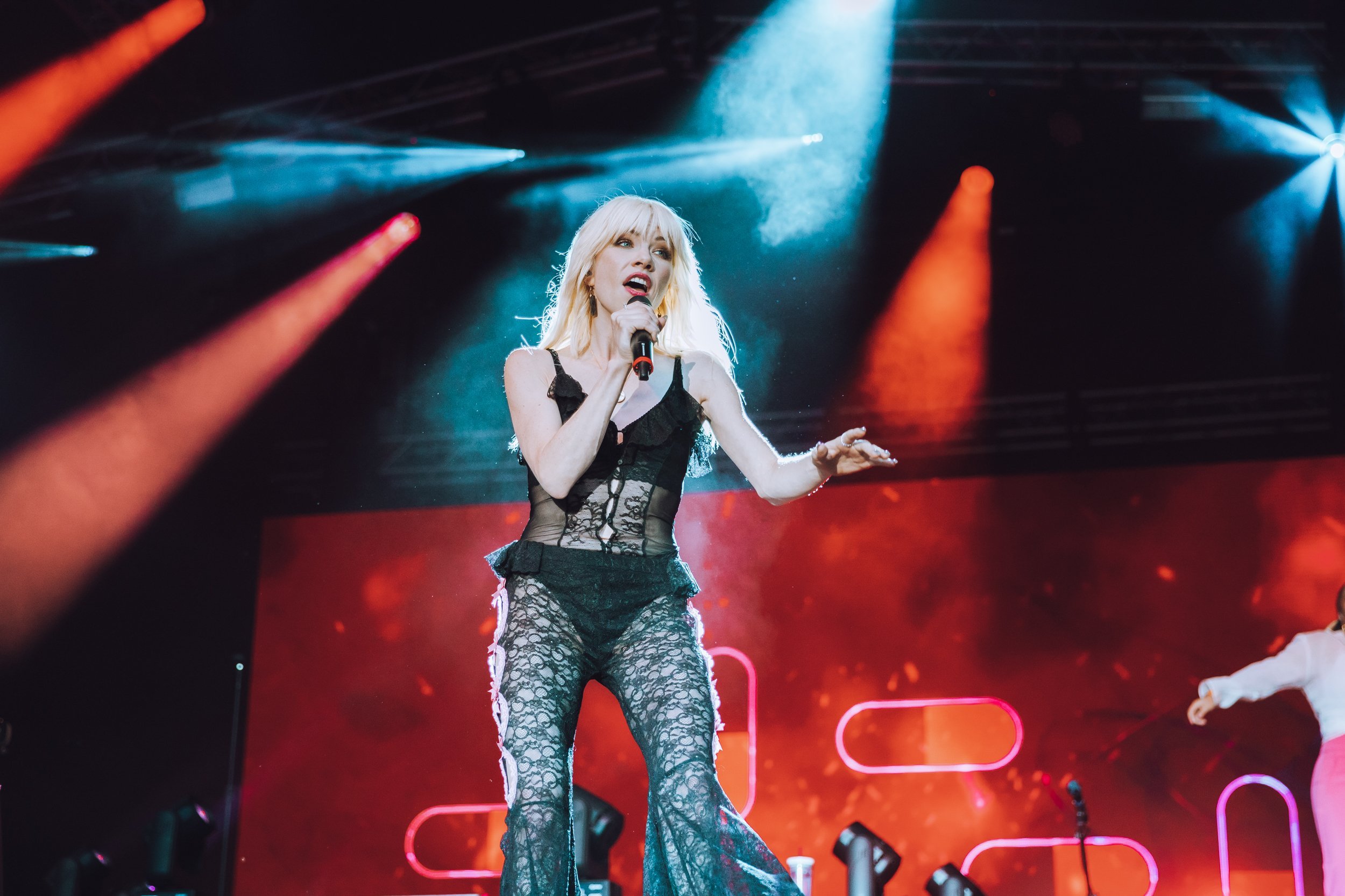 Carly Rae Jepsen to write music for Broadway adaption of ’10 Things I Hate About You’