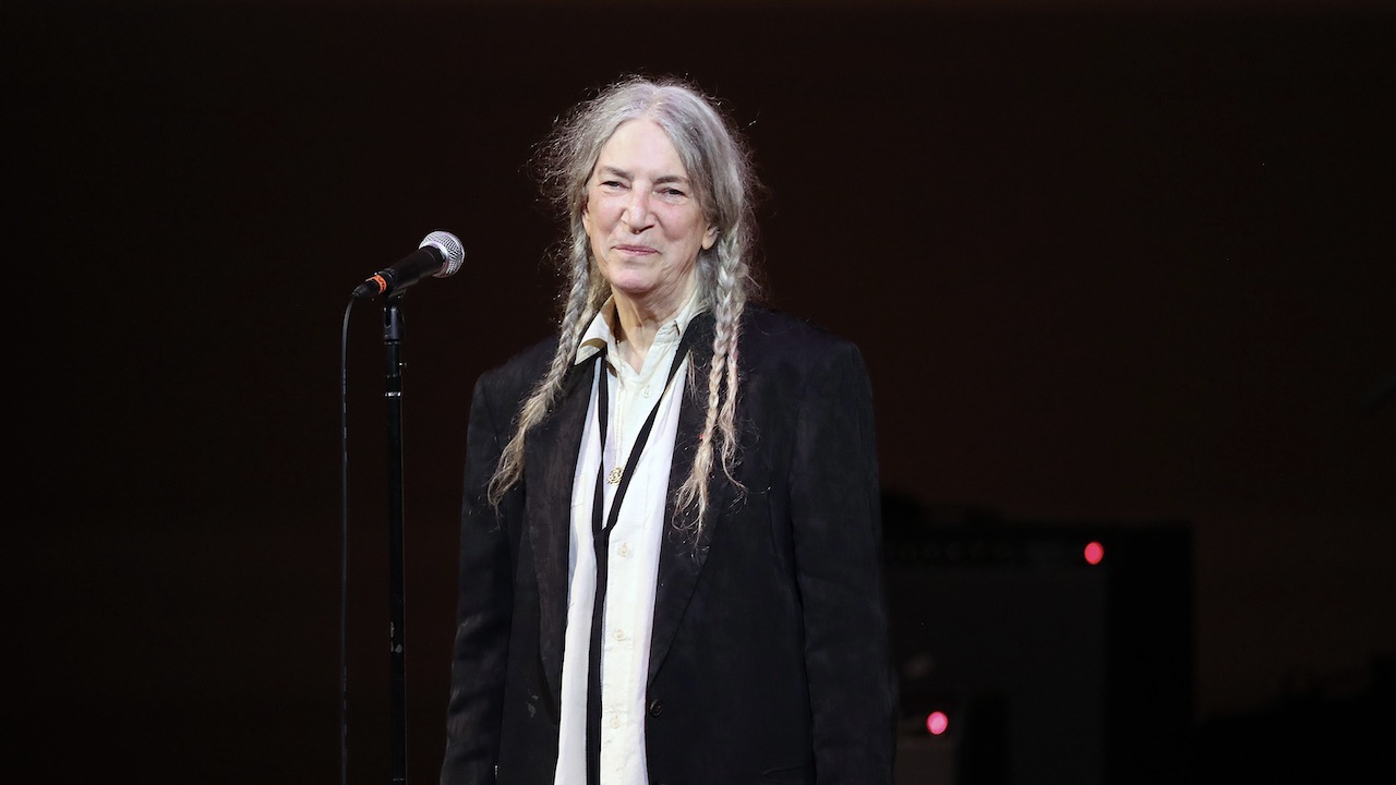 “It took a decade to write this book, grappling with the beauty and sorrow of a lifetime.” Patti Smith announces new memoir Bread of Angels