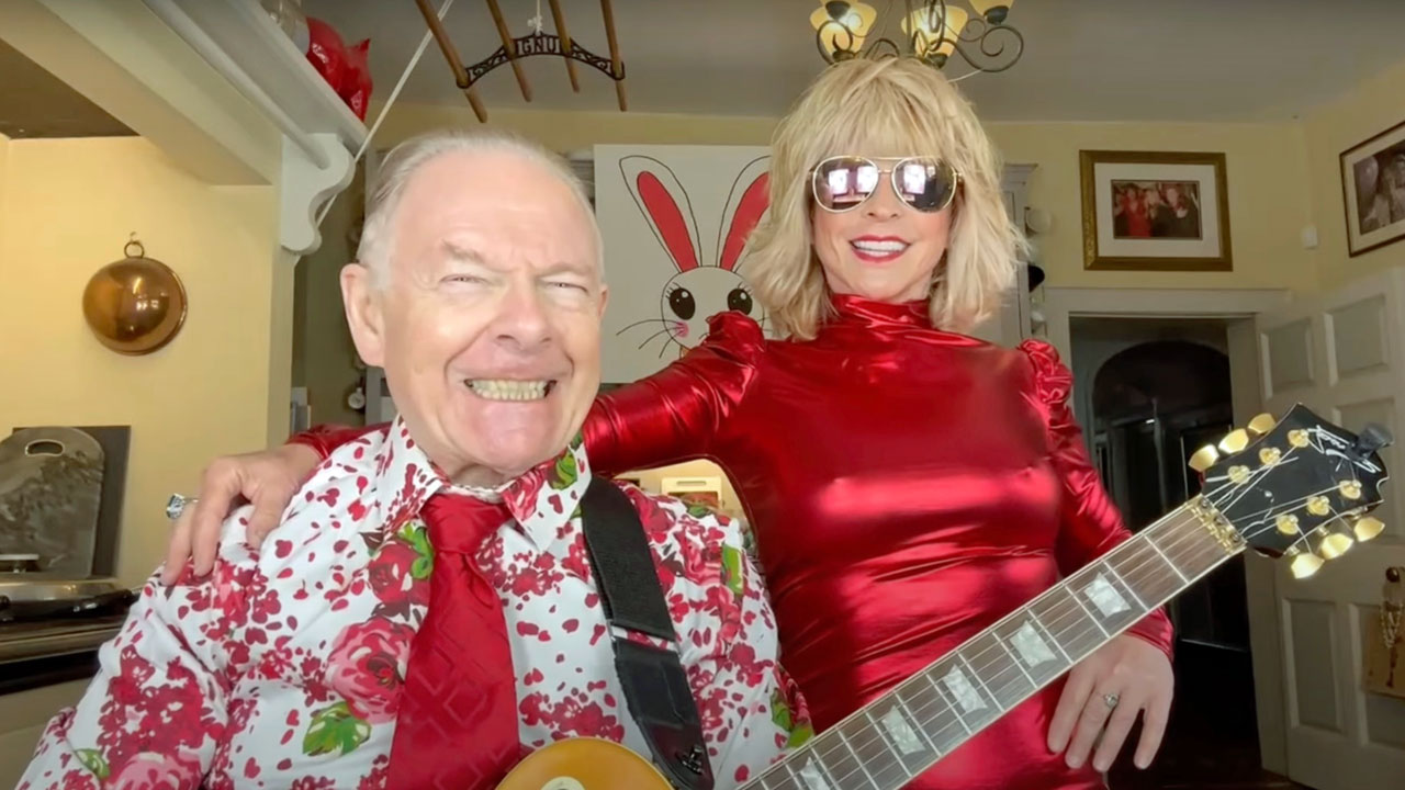 “Come up to the bedroom now, honey!”: Things get steamy in the Fripp-Willcox kitchen as Robert and Toyah tackle Rod Stewart’s Do Ya Think I’m Sexy?