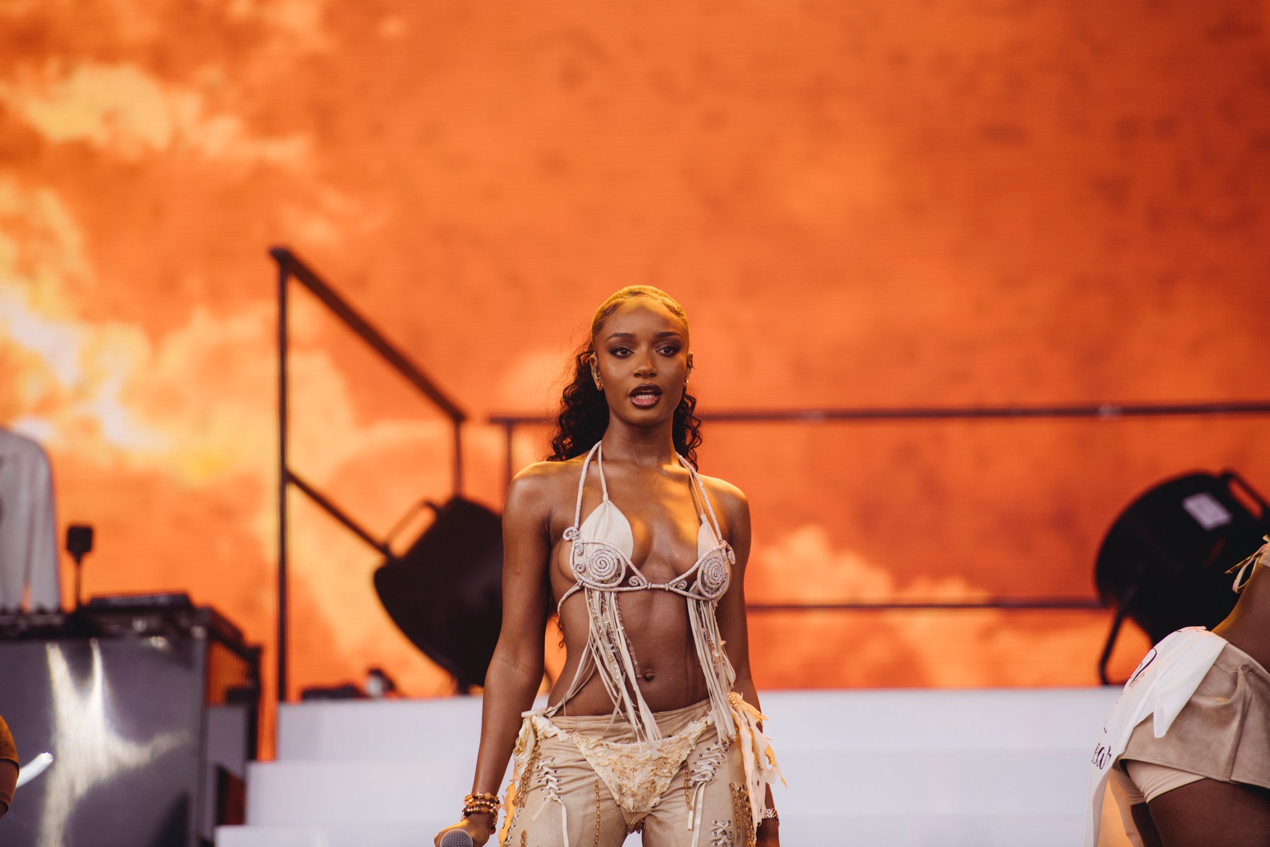 Ayra Starr has dropped a new music video for ‘Gimme Dat’ featuring Wizkid
