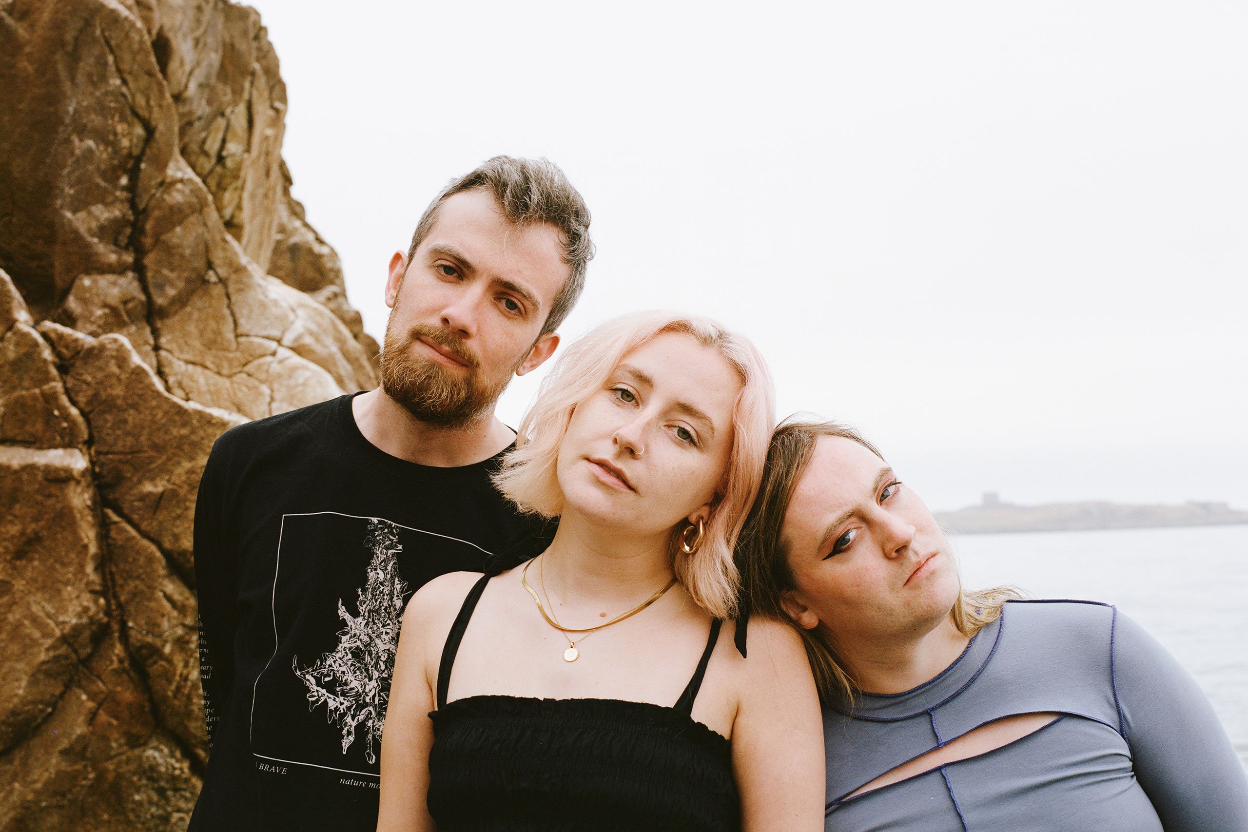 M(h)aol are celebrating the release of their second album with a video for ‘1-800-Call-Me-Back’