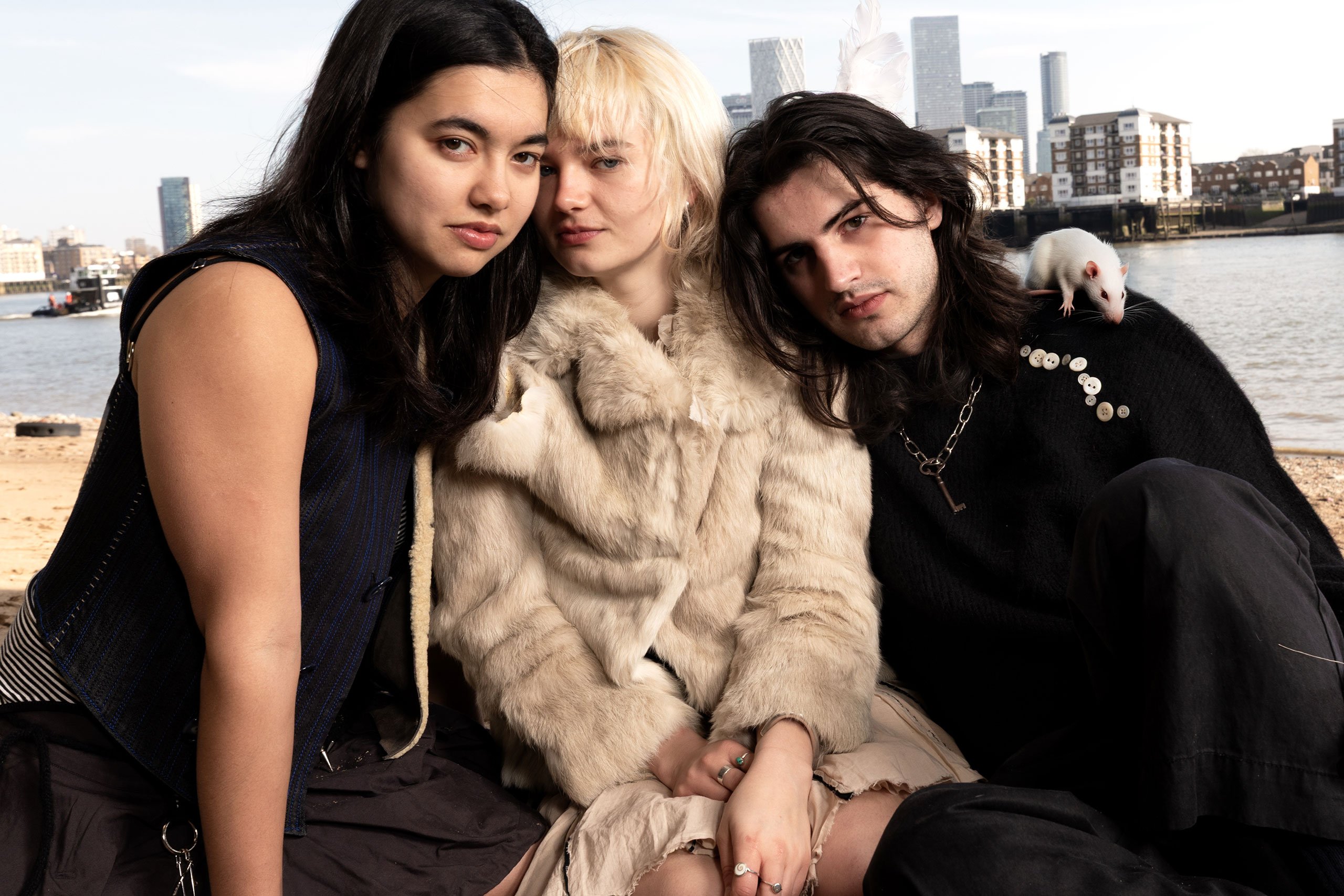mary in the junkyard have released their new single ‘Drains’ while out on tour with Wet Leg