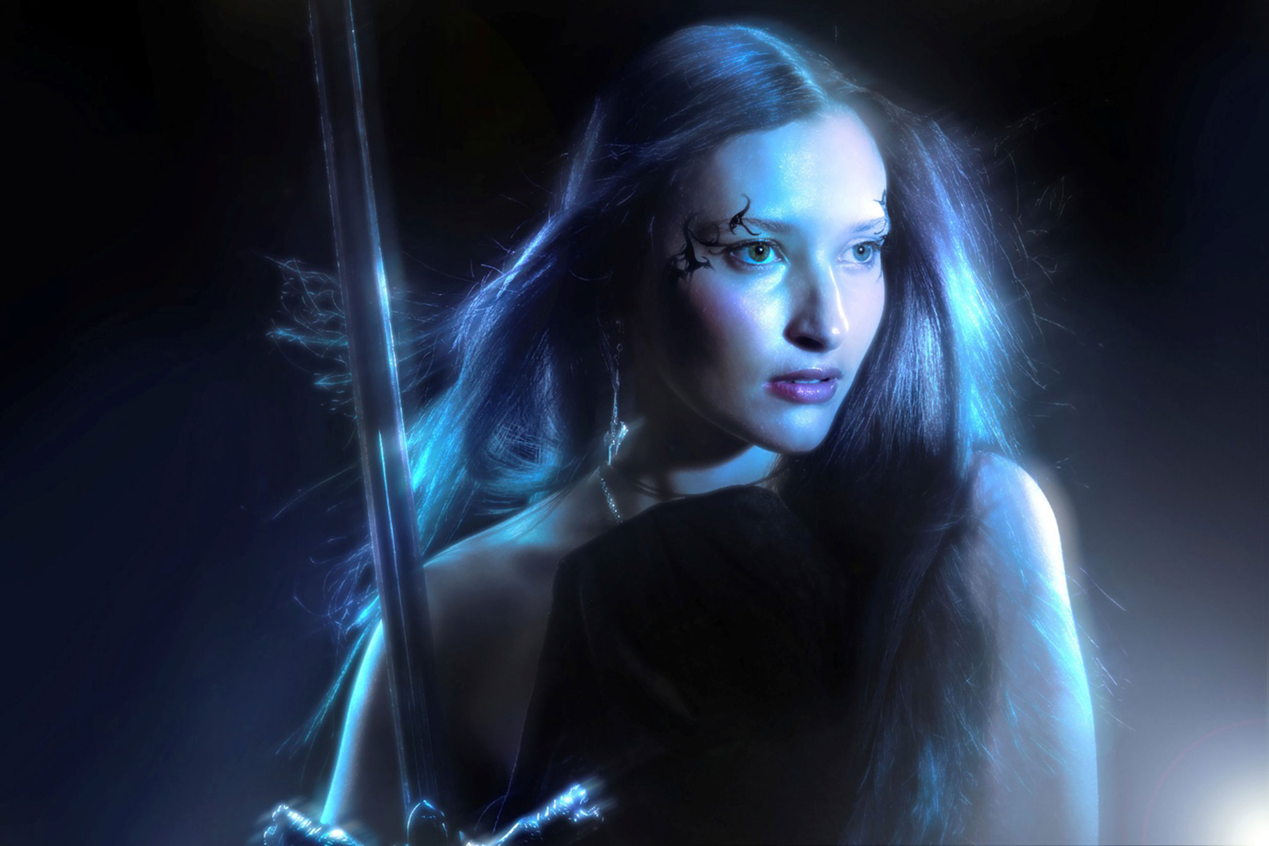 Au/Ra explores social media addiction with her new single ‘CRACK!’