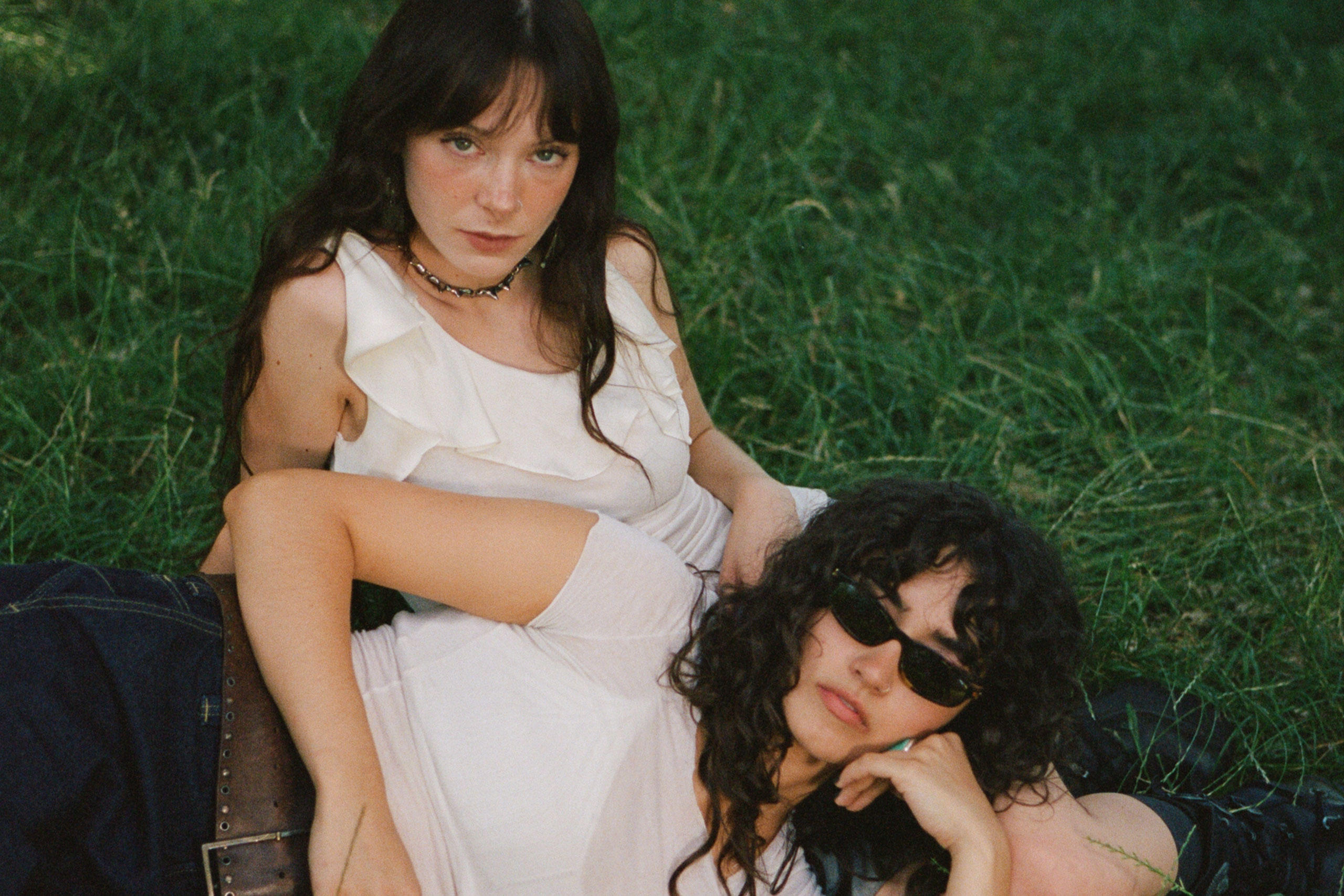Holly Humberstone has dropped a new version of ‘Dive’ featuring up-and-comer Asha Banks