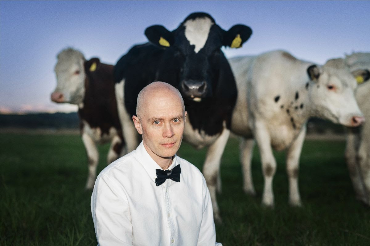 Jens Lekman has confirmed new album ‘Songs for Other People’s Weddings’,  a companion piece to a book of the same name