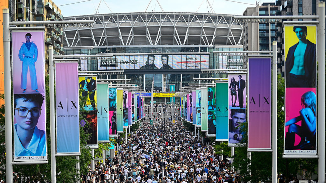 Oasis fans smash Wembley beer record by drinking 250,000 pints each night