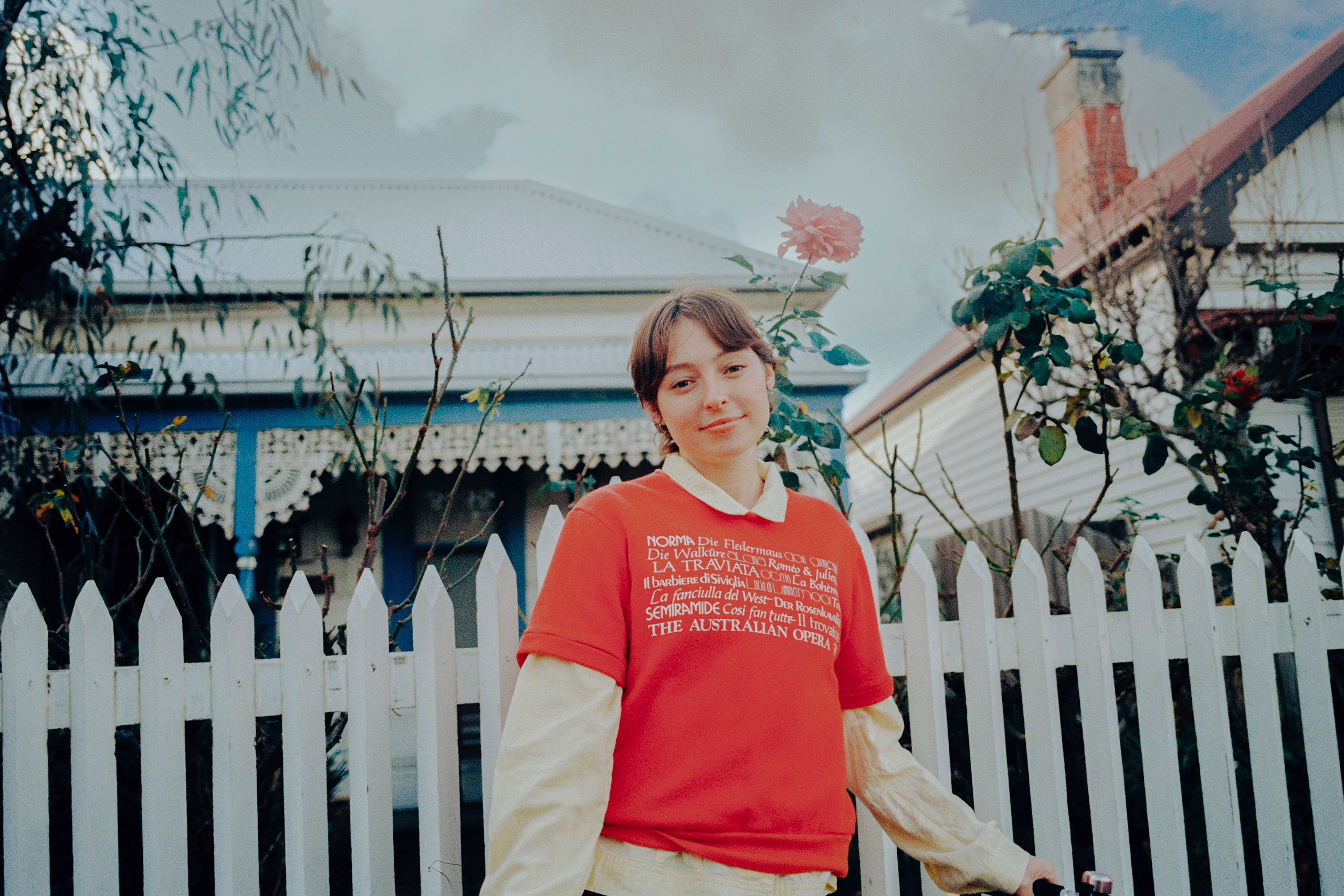 Stella Donnelly is back with double A-side single ‘Baths’ and ‘Standing Ovation’
