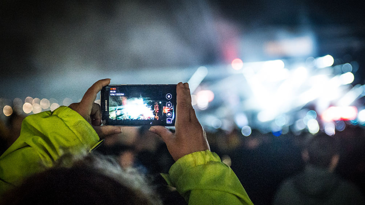 “It’s what music should be.” Iron Maiden’s Bruce Dickinson on phone-free shows