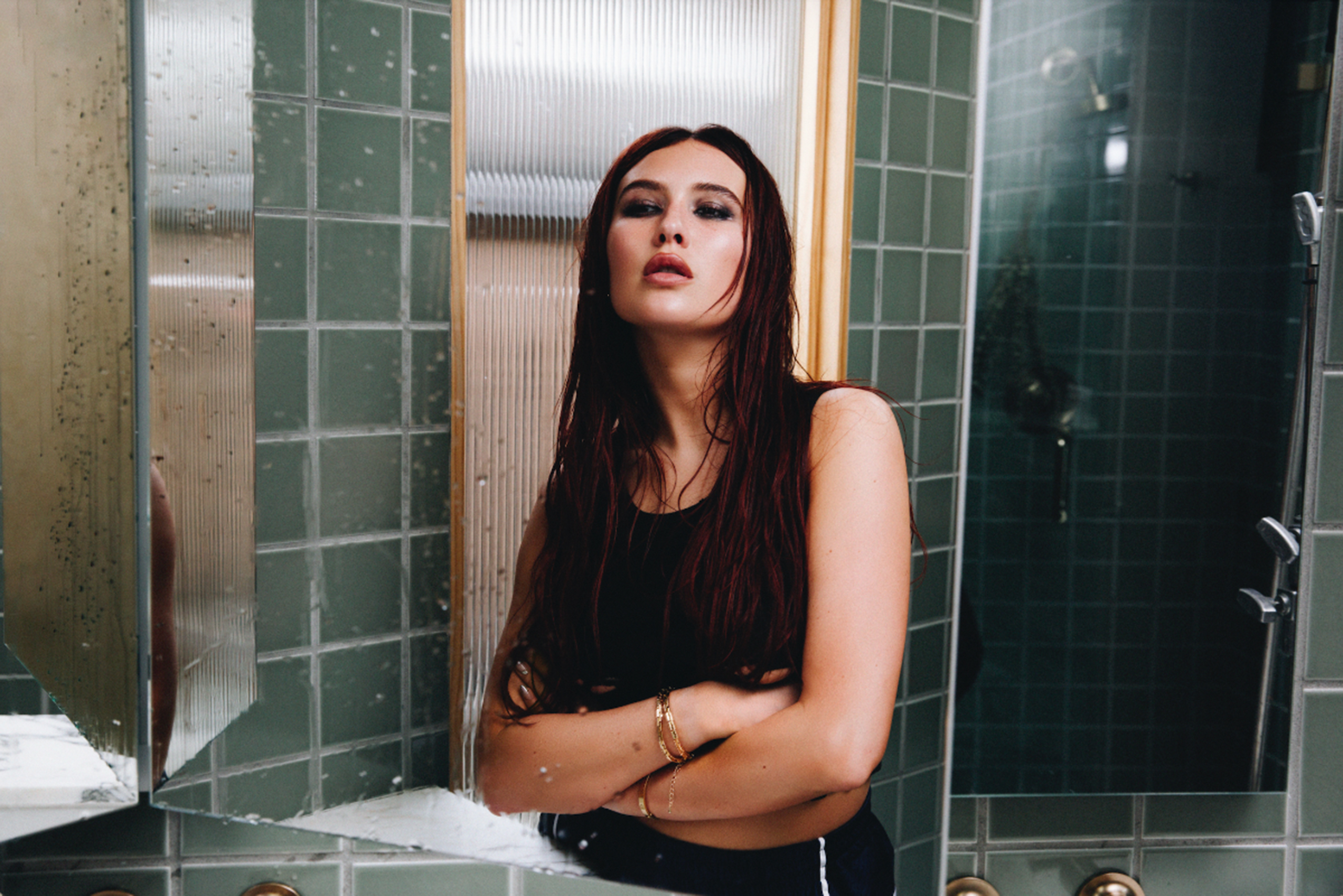 Mimi Webb has shared her vulnerable new single, ‘You Don’t Look At Me The Same’