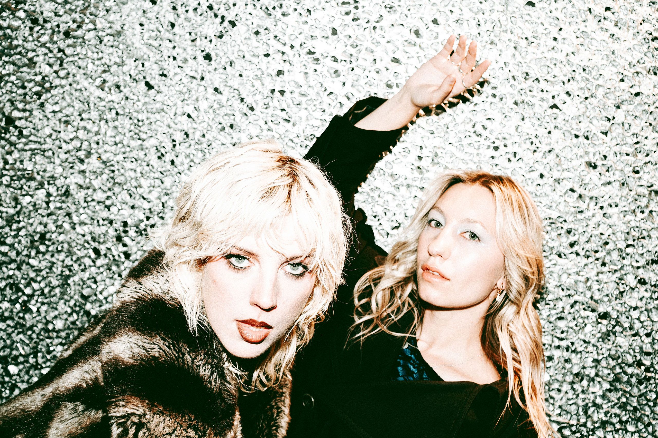 Coach Party have teamed up with Black Honey for their new single ‘Disco Dream’ from forthcoming album ‘Caramel’