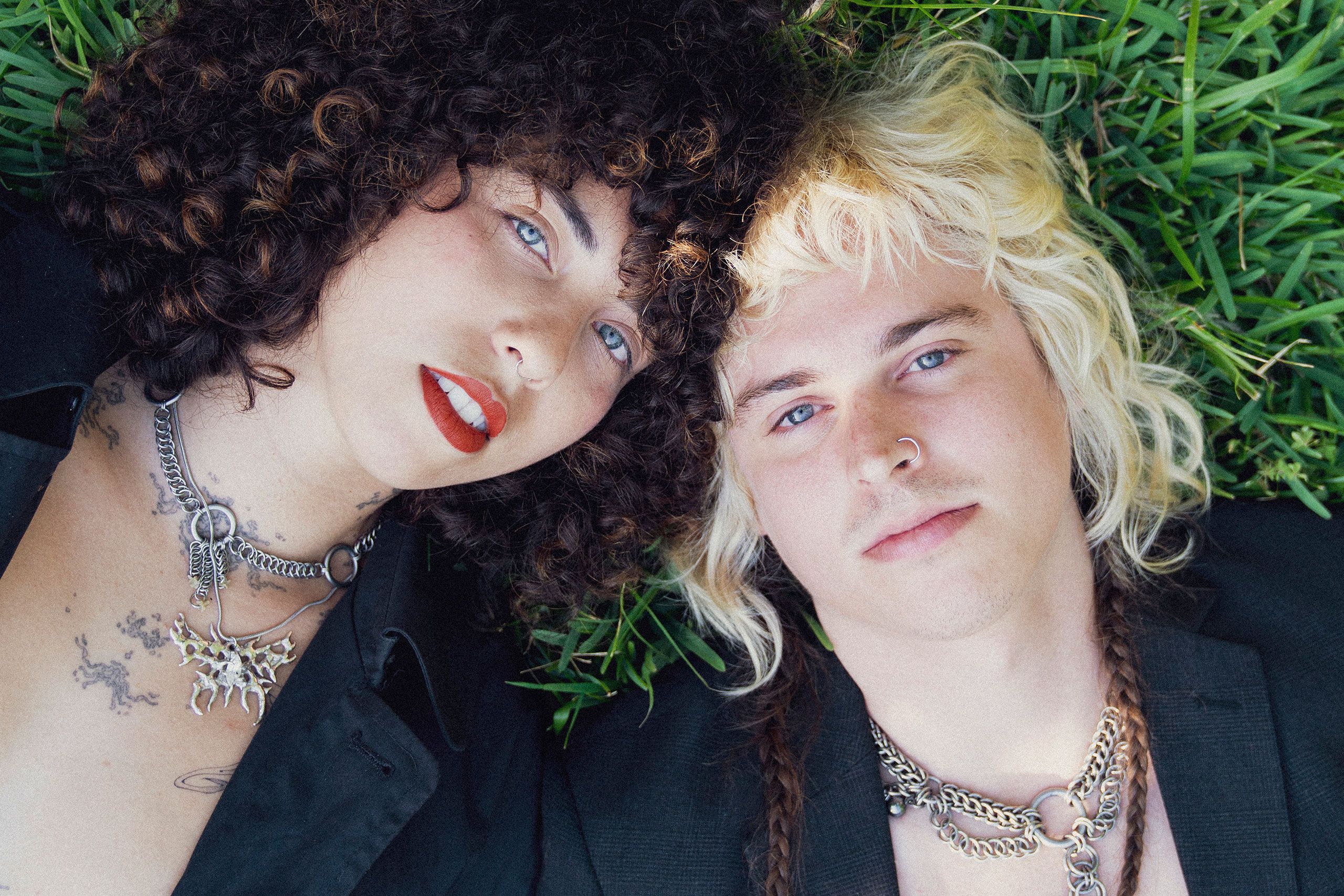 Indigo De Souza and Mothé have teamed up for a new single, ‘Serious’