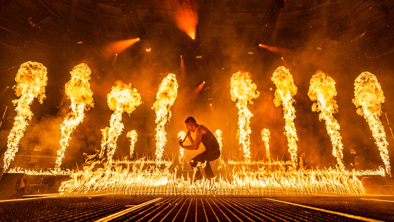 Video: so the new Parkway Drive show looks completely insane