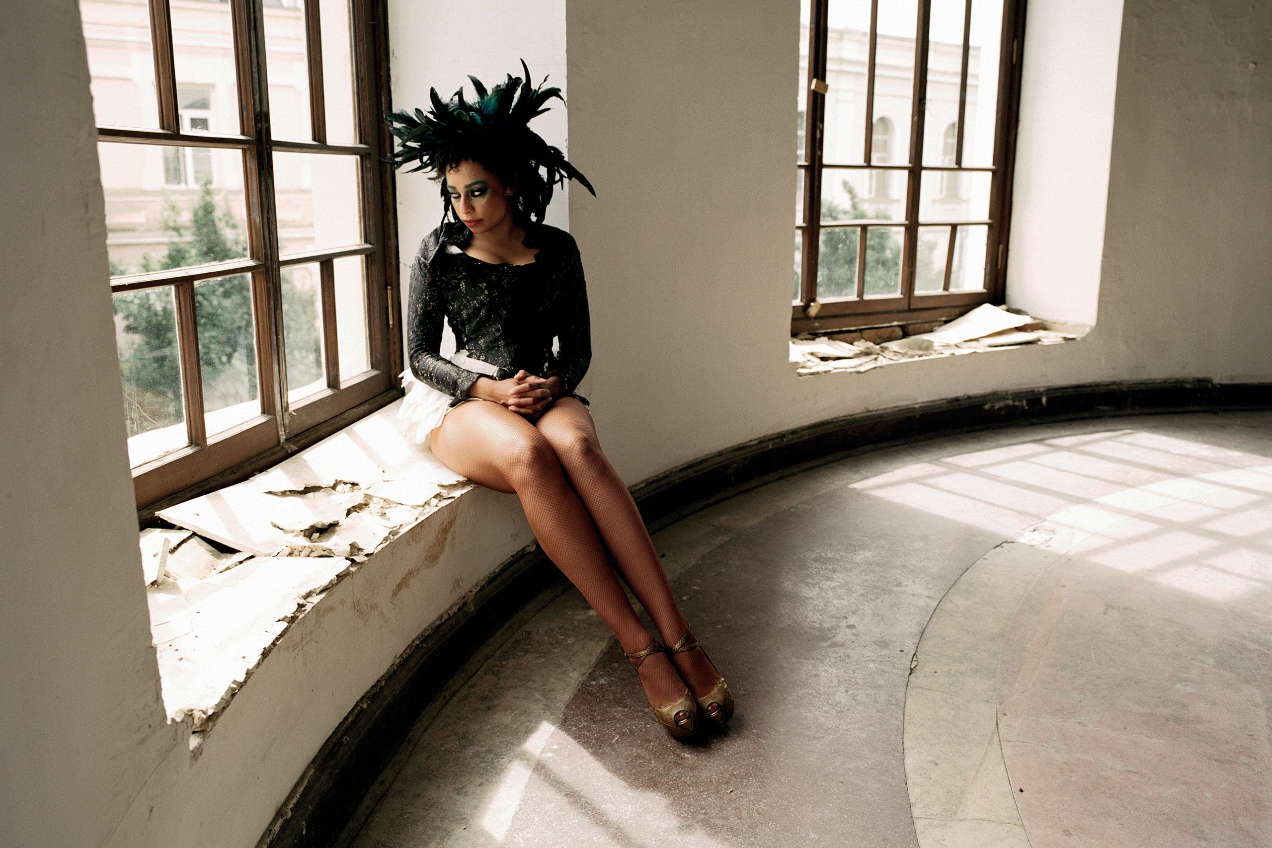 Celeste has shared her new single ‘Woman of Faces’ and announced some November outstore shows