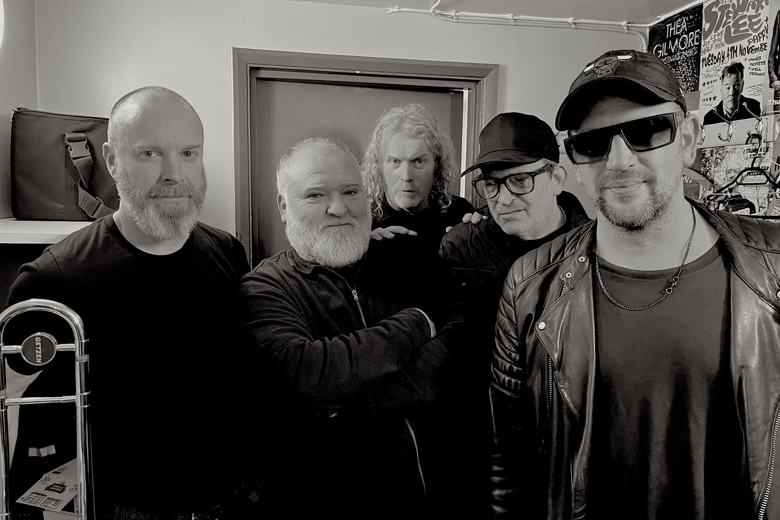 Dodgy have debuted an exclusive lyric video for their latest single ‘Hello Beautiful’