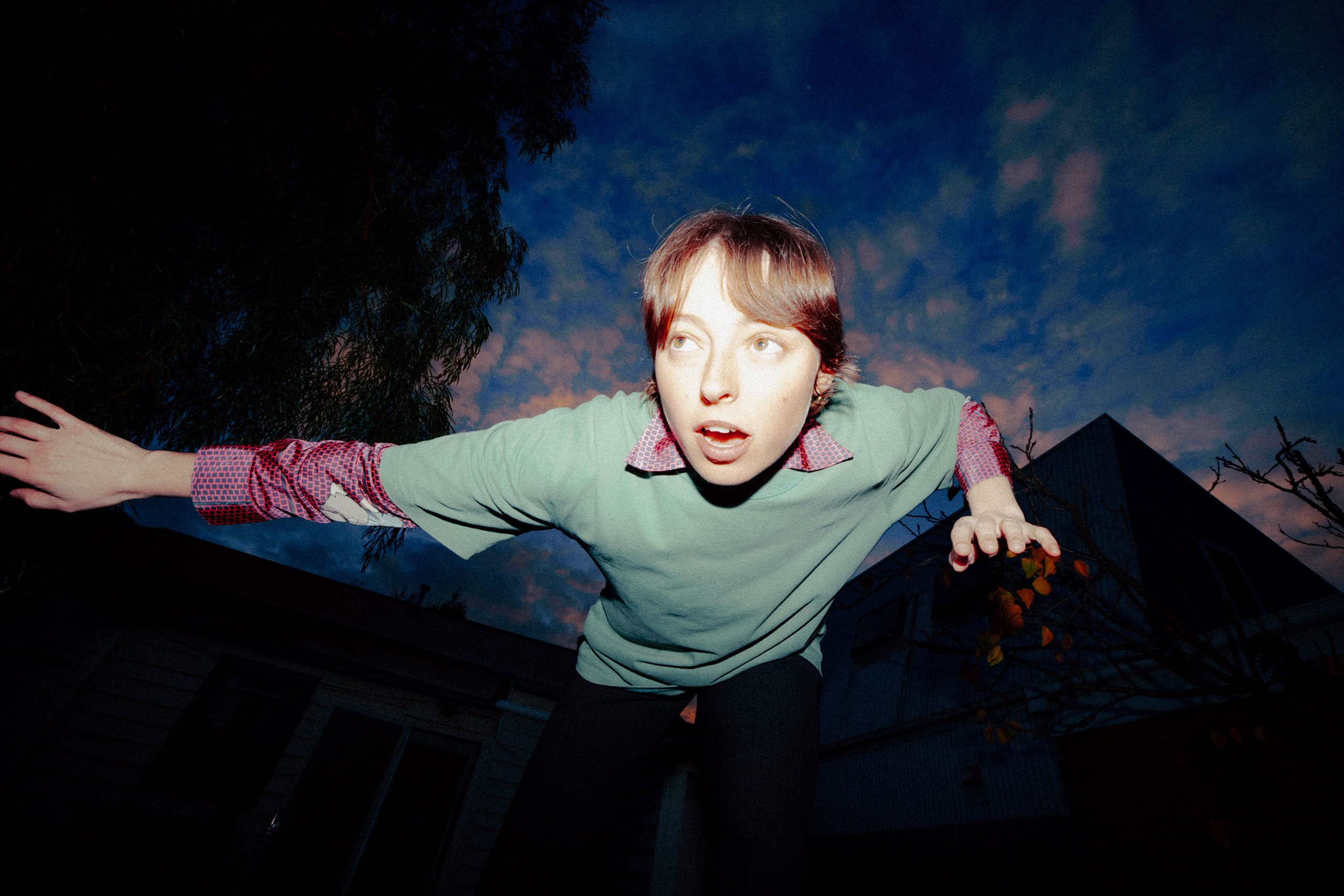 Stella Donnelly has dropped her new “all pain no gain” single, ‘Year Of Trouble’