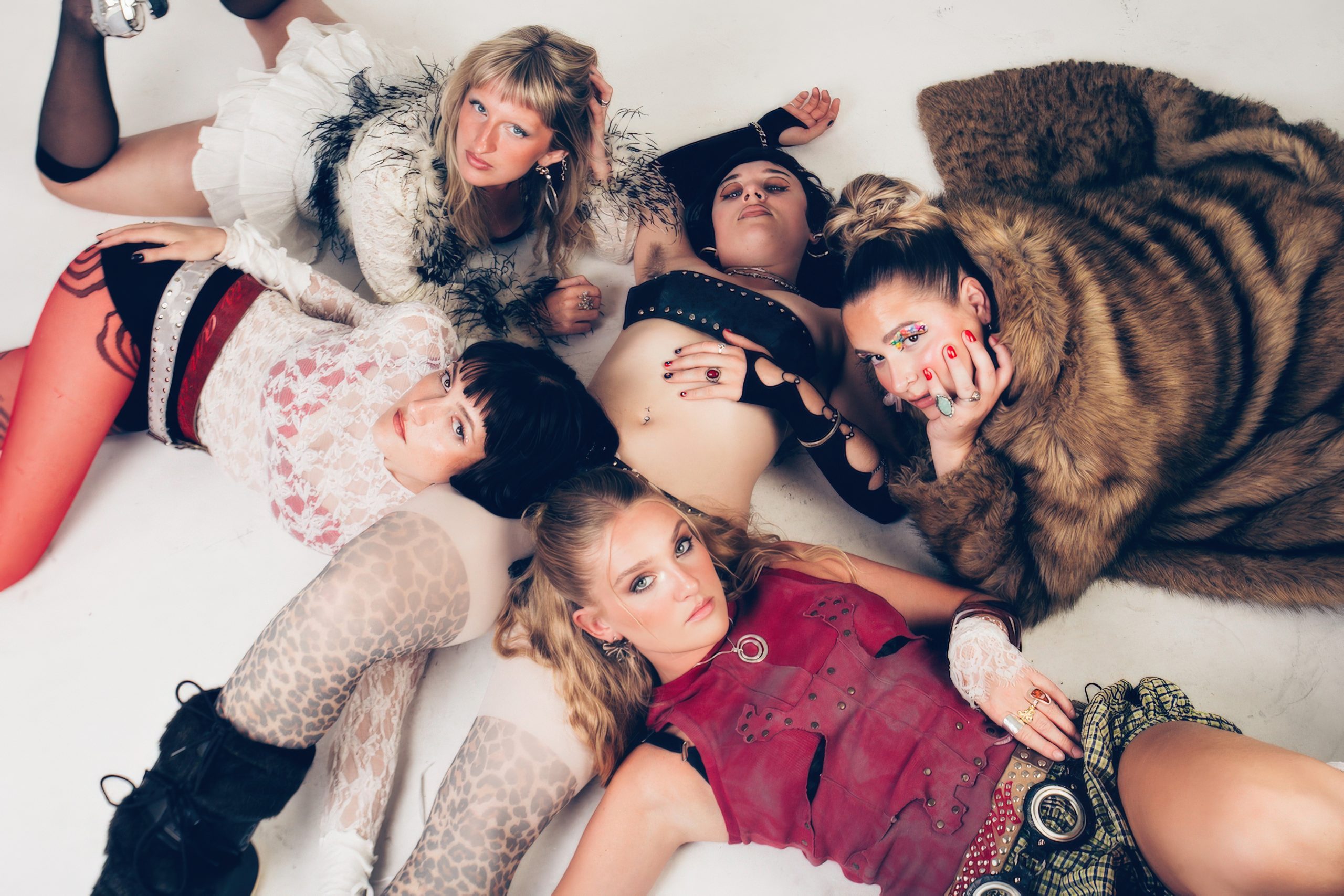 Girl Group have shared their new single ‘She Goes’