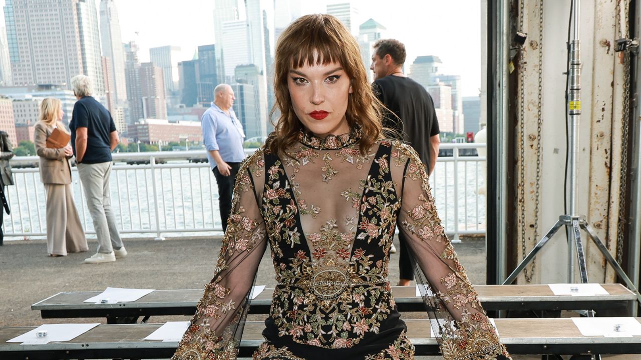 “Robert Plant talking about juice running down his leg…there shouldn’t be a double-standard. Women in this business think about it too!” Halestorm’s Lzzy Hale opens up on the “empowering” song that helped launch their career