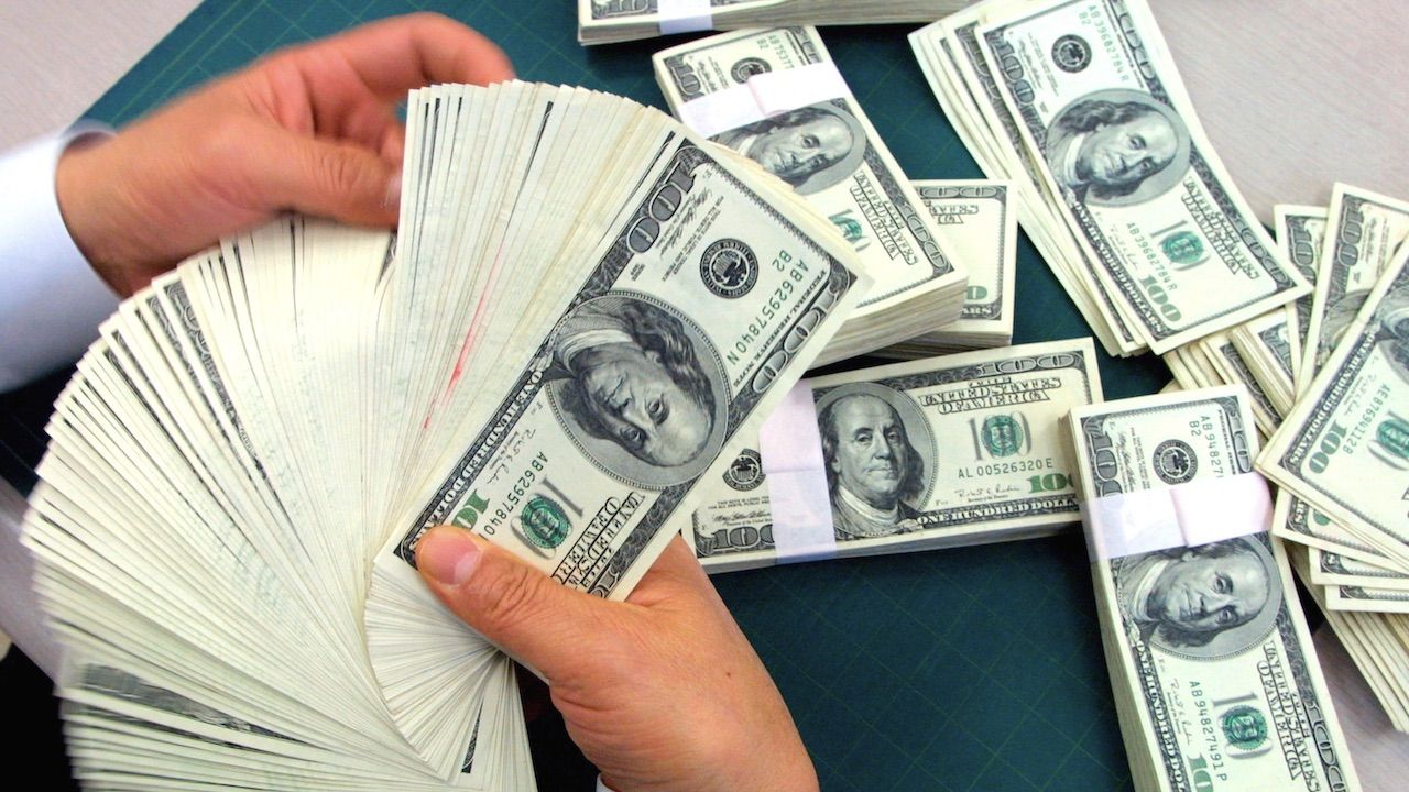 “We’d like to discuss a chart position.” How a secret $70,000 cash payment to Italian gangsters secured a British rock band their first US hit single