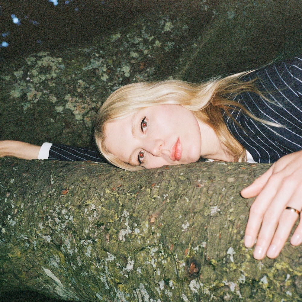 Alice Costelloe – Move On With The Year