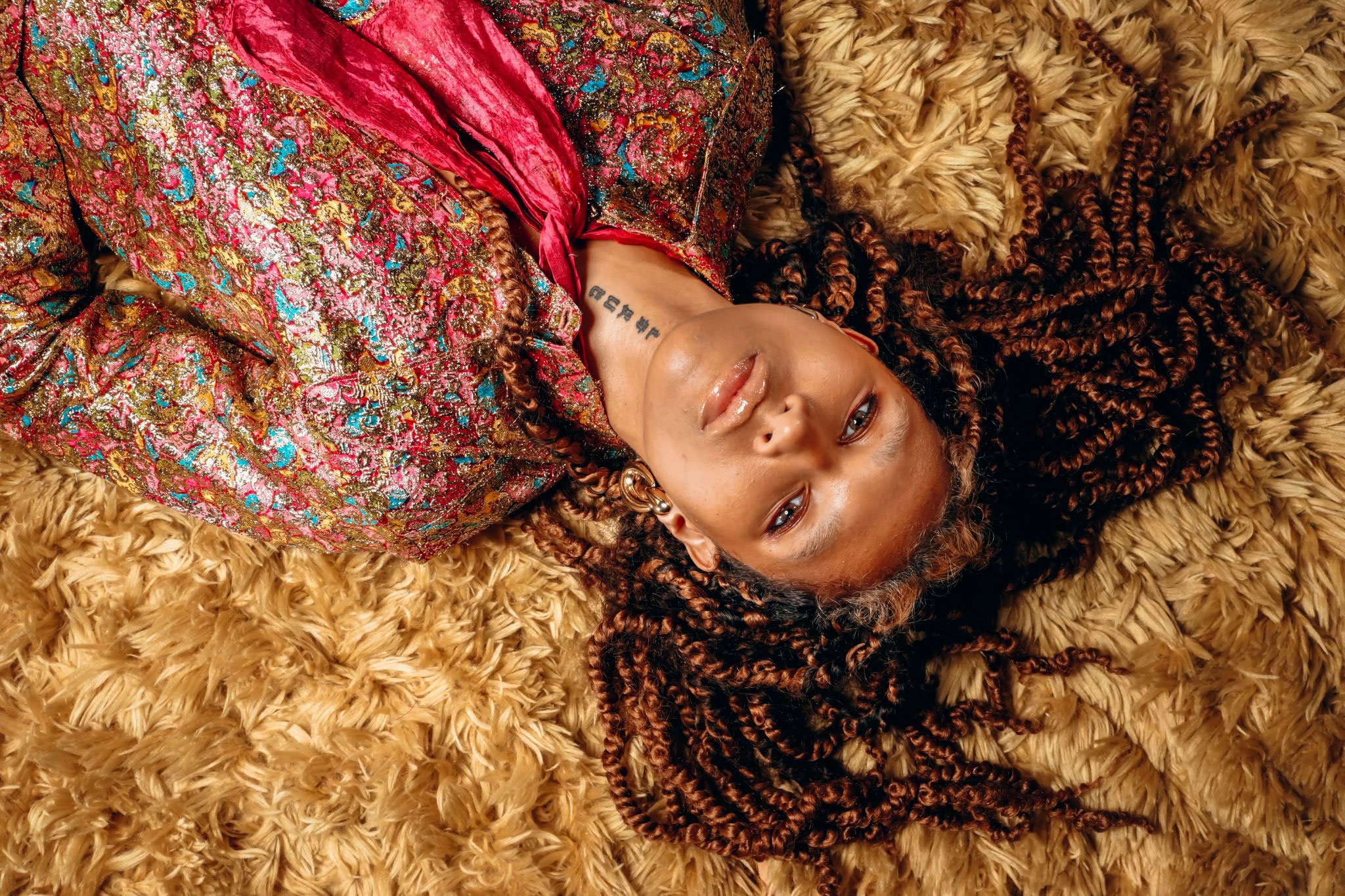 Lava La Rue has shared their new single ‘Scratches’