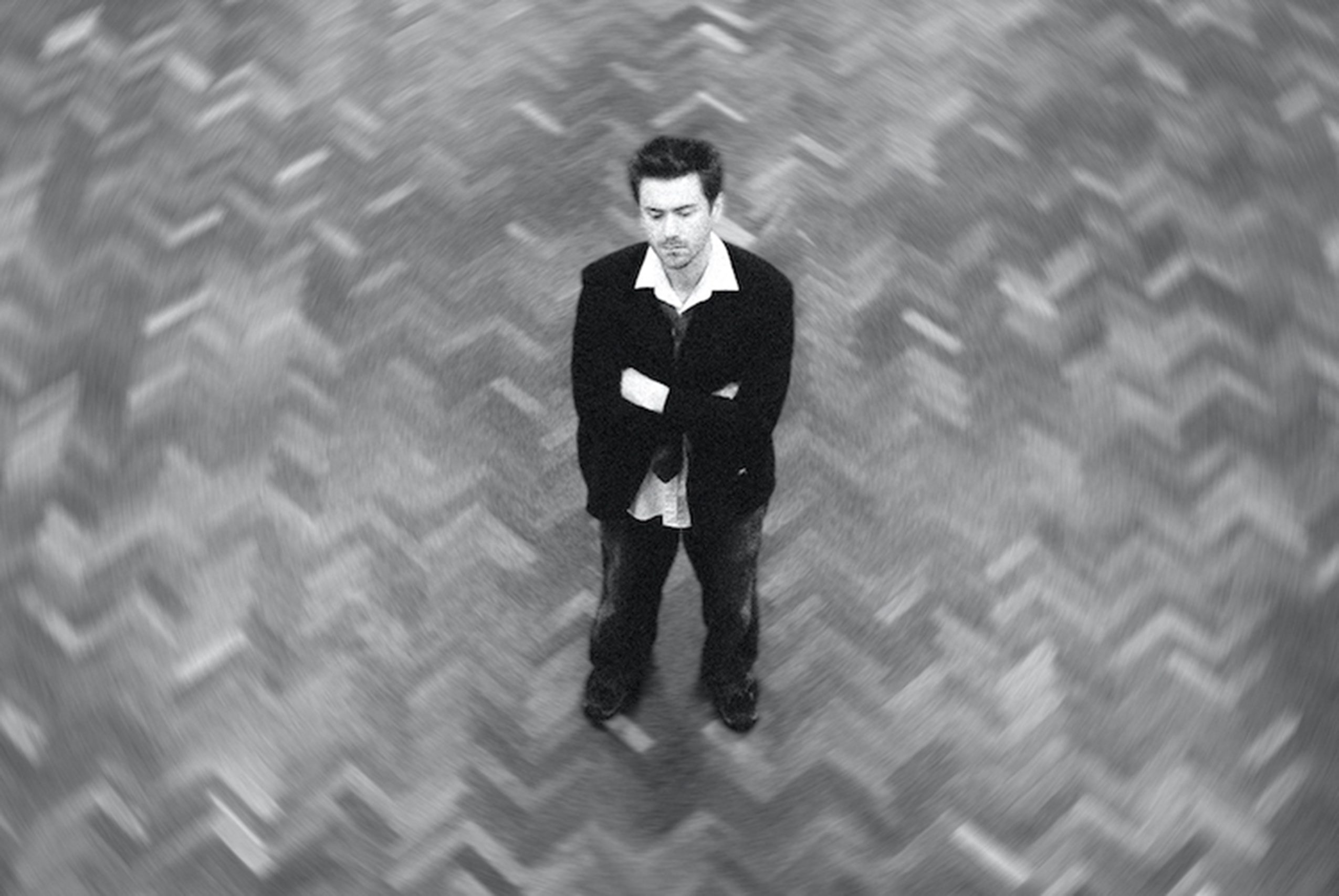 Max Winter has released his new single ‘Candlelight’, featuring Sorry’s Asha Lorenz and Rael