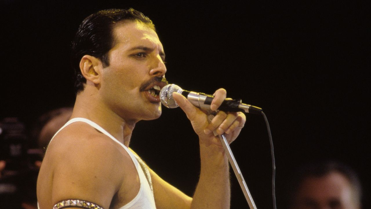 “Iʼm not doing it out of guilt. Even if I didnʼt do it, the poverty would still be there.” How getting stuck in a “rut”, some tempting by Bob Geldof and the most A-list bill in history helped Queen pull off the greatest rock set of all time